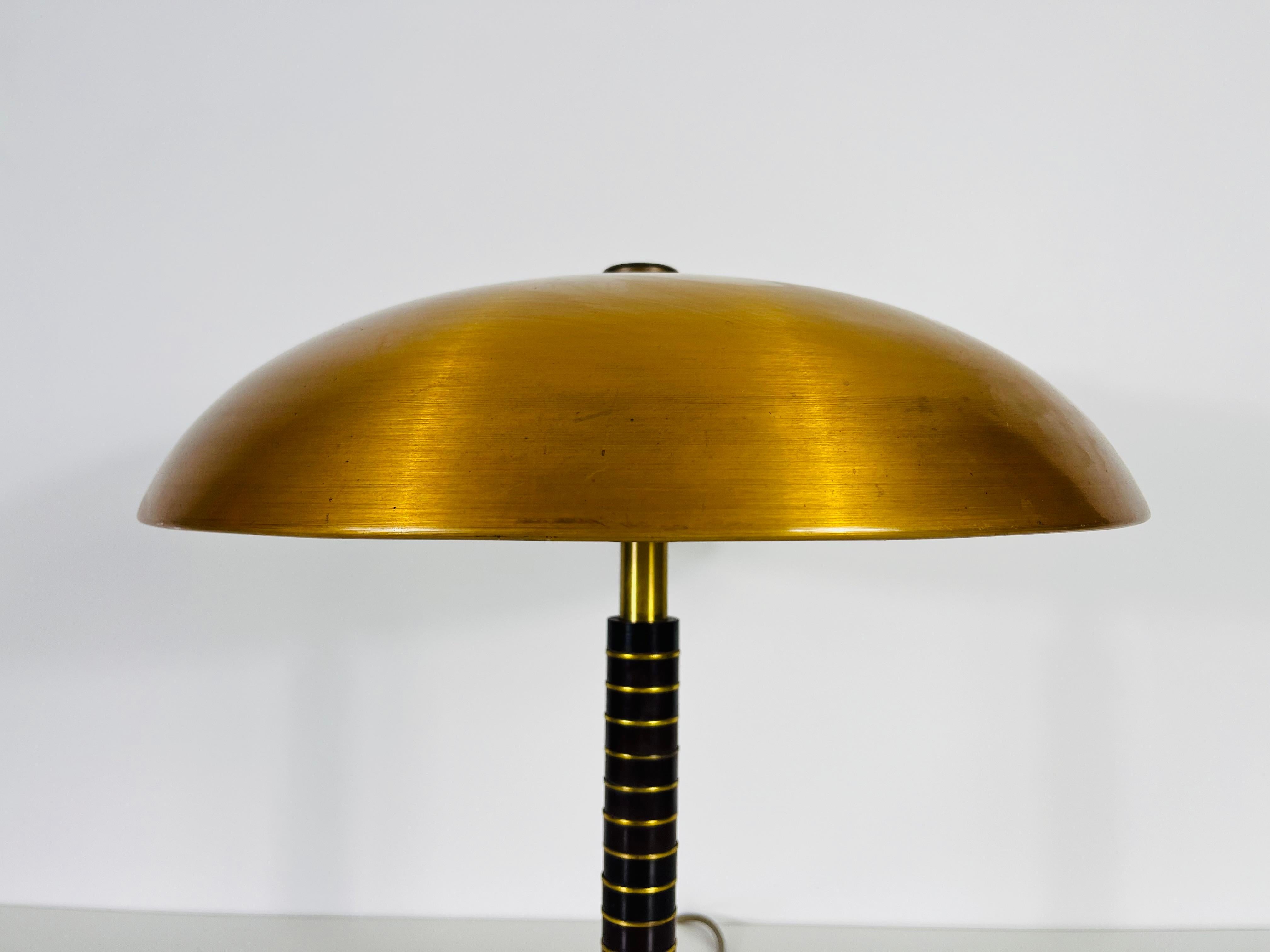 Milieu du XXe siècle Table Art déco en laiton, Allemagne, années 1960 en vente
