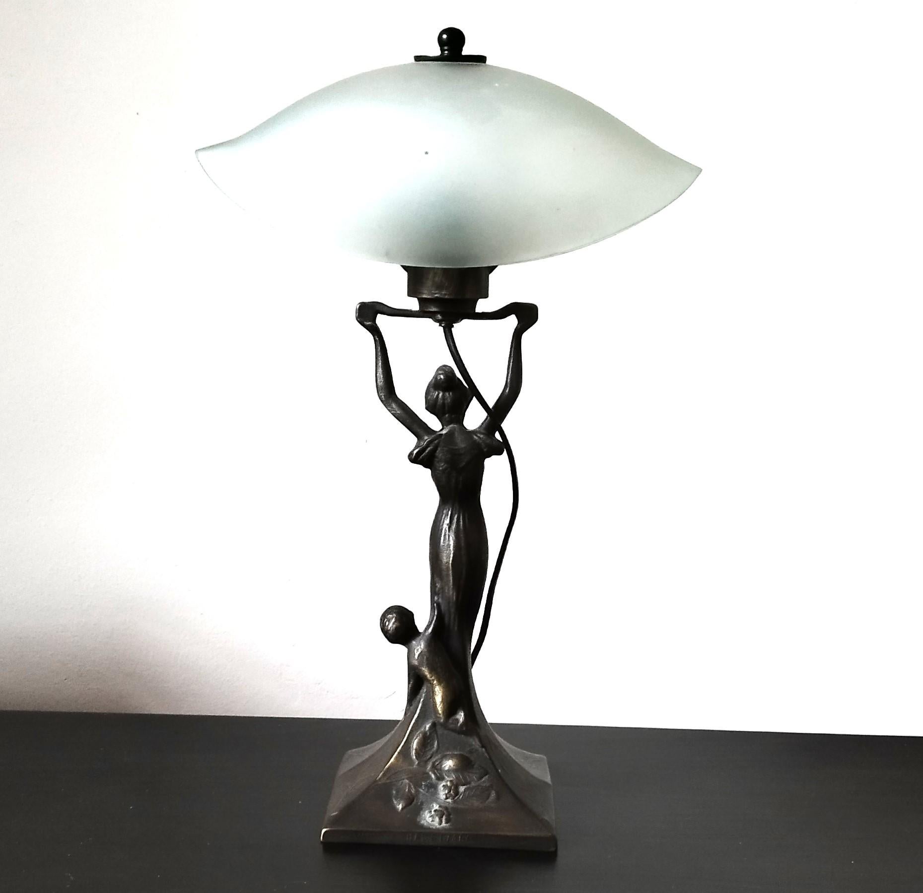 Lampe de table Art déco en laiton Bon état - En vente à Ludwigslust, DE