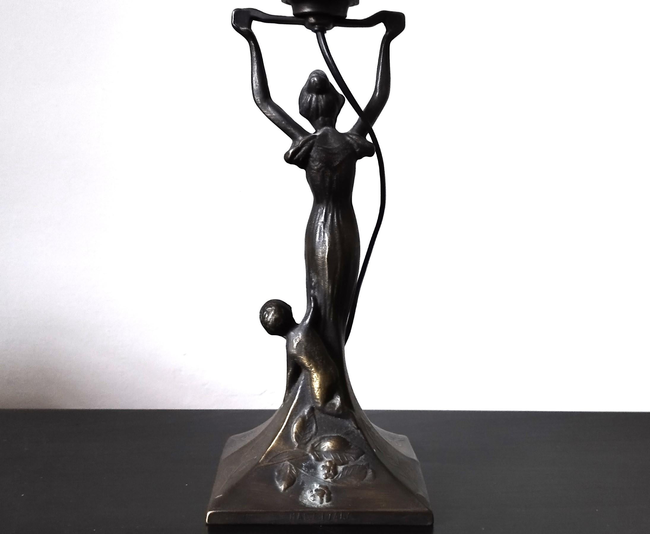 Fin du 20e siècle Lampe de table Art déco en laiton en vente