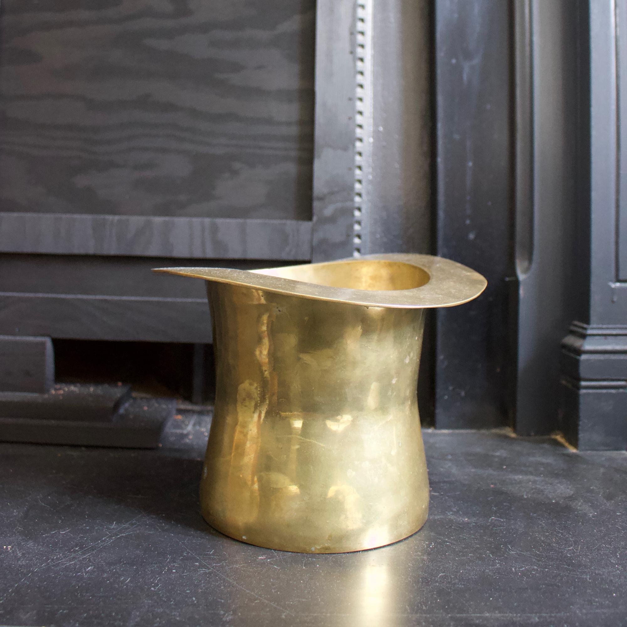 Brass Art Deco Top Hat Champagne Bucket, Early to Mid-20th Century European In Good Condition In London, GB