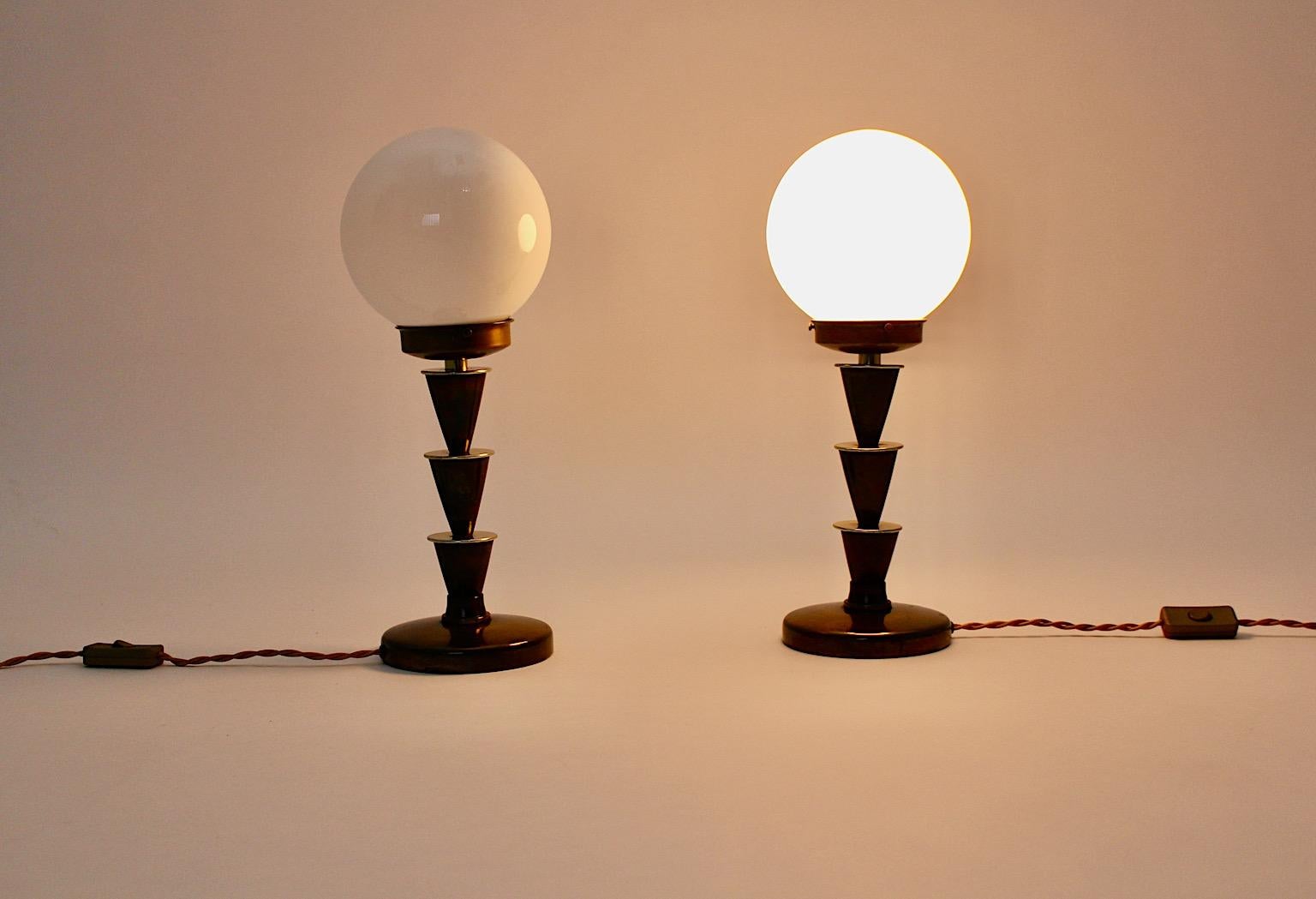 Messing Art Deco Vintage Opalglas Lampenschirm Geometrisch, 1930er Jahre, Wien im Angebot 8