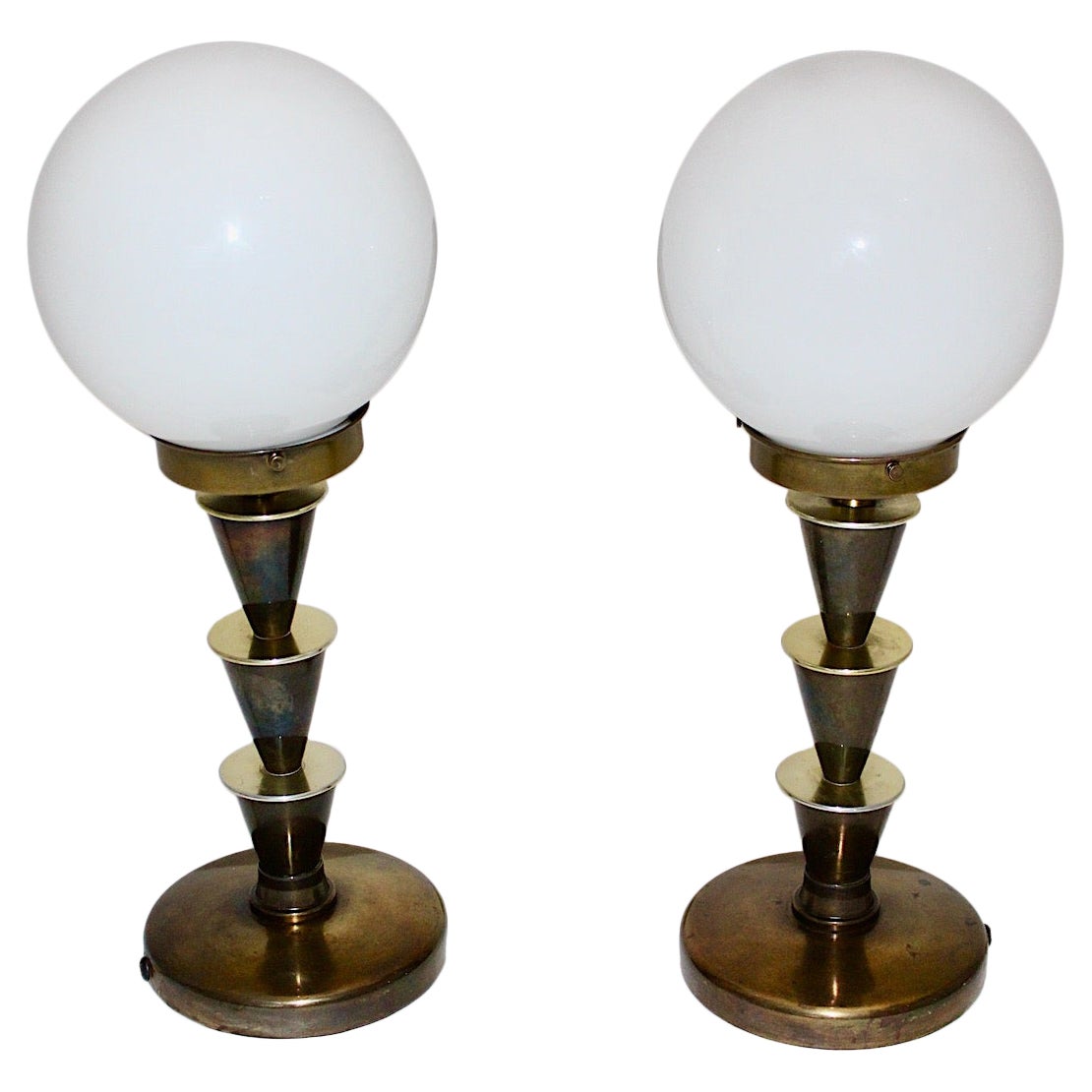 Messing Art Deco Vintage Opalglas Lampenschirm Geometrisch, 1930er Jahre, Wien im Angebot