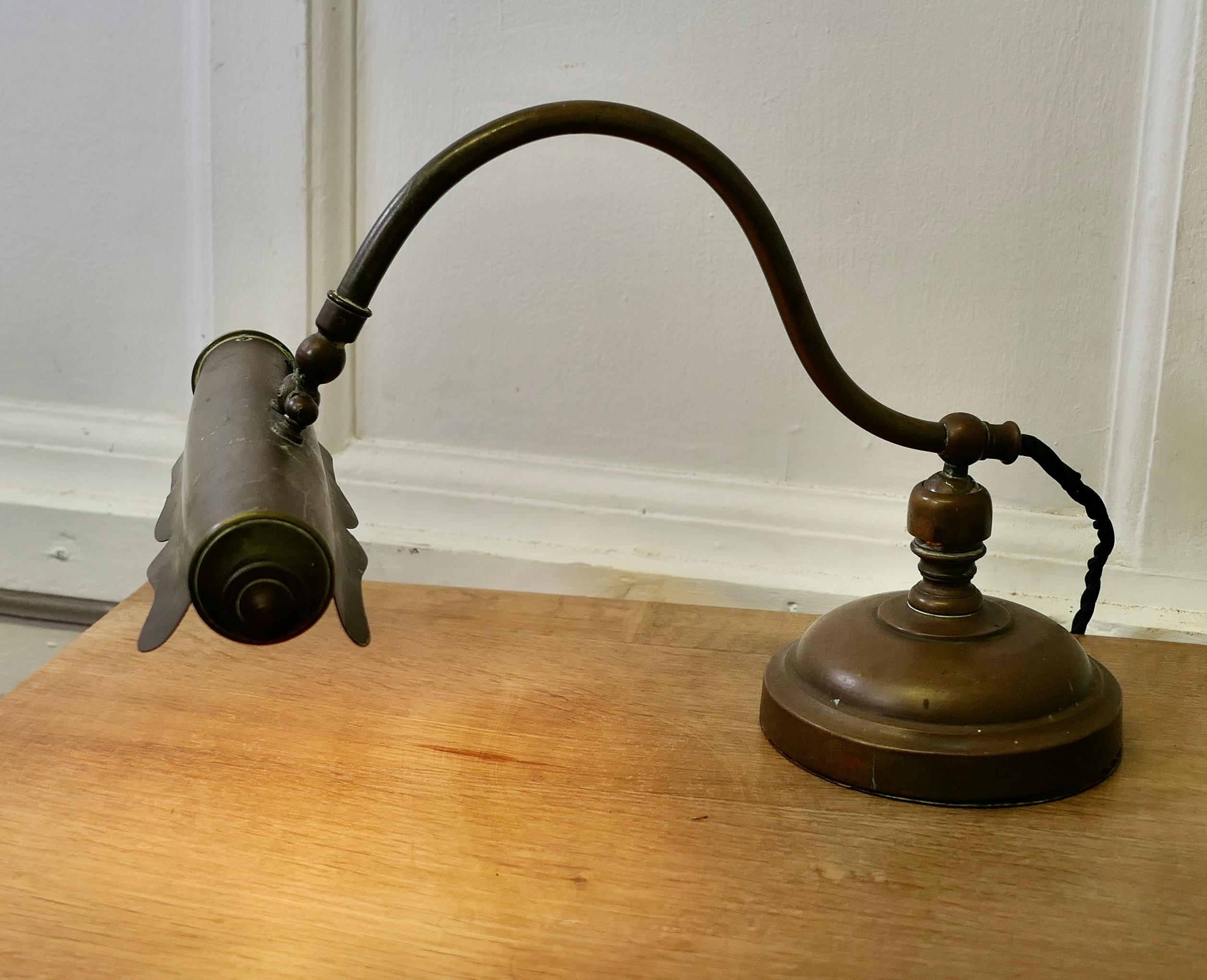 Lampe de bibliothèque réglable en laiton Art Nouveau    Bon état - En vente à Chillerton, Isle of Wight