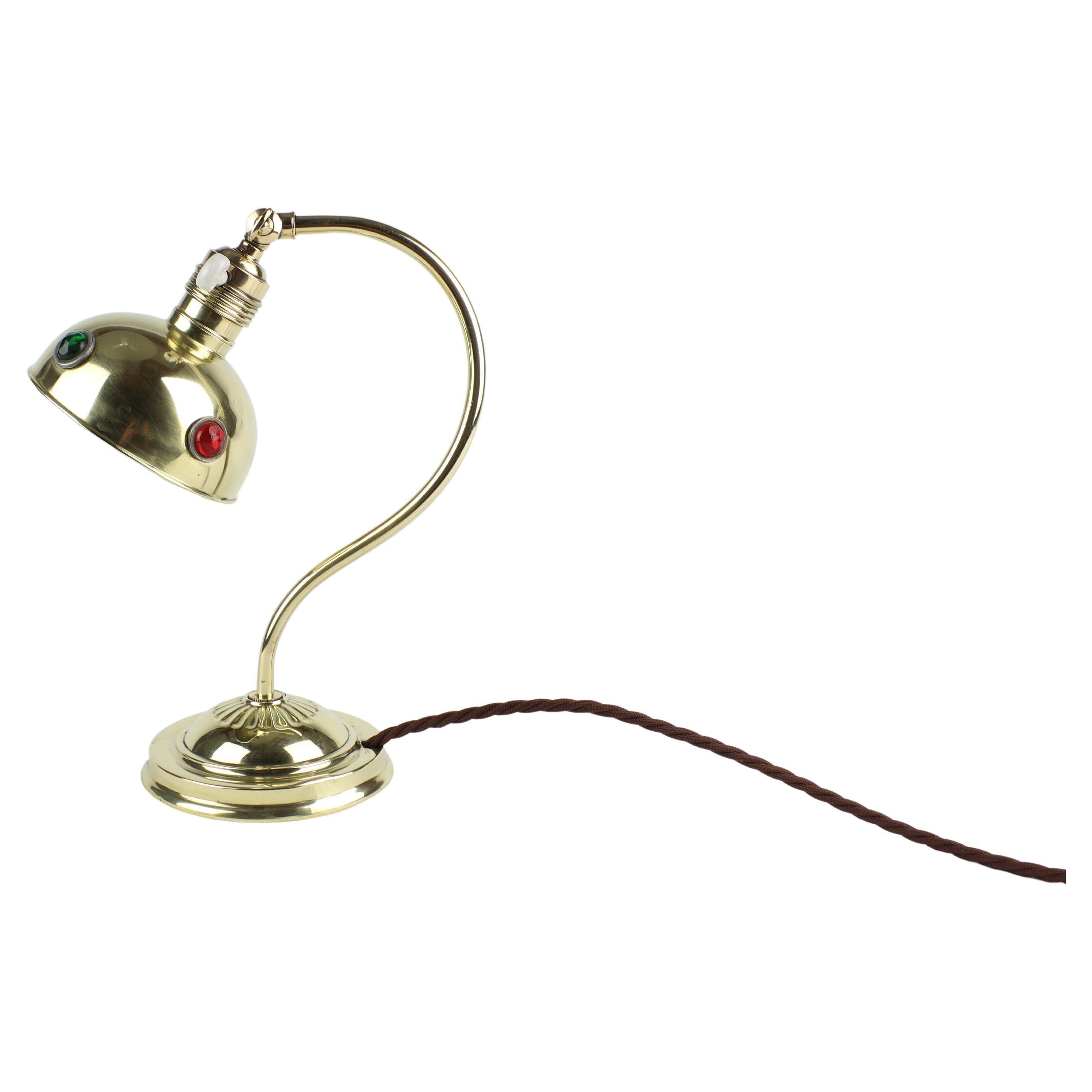 Lampe Art Nouveau en laiton décorée de pépites de verre