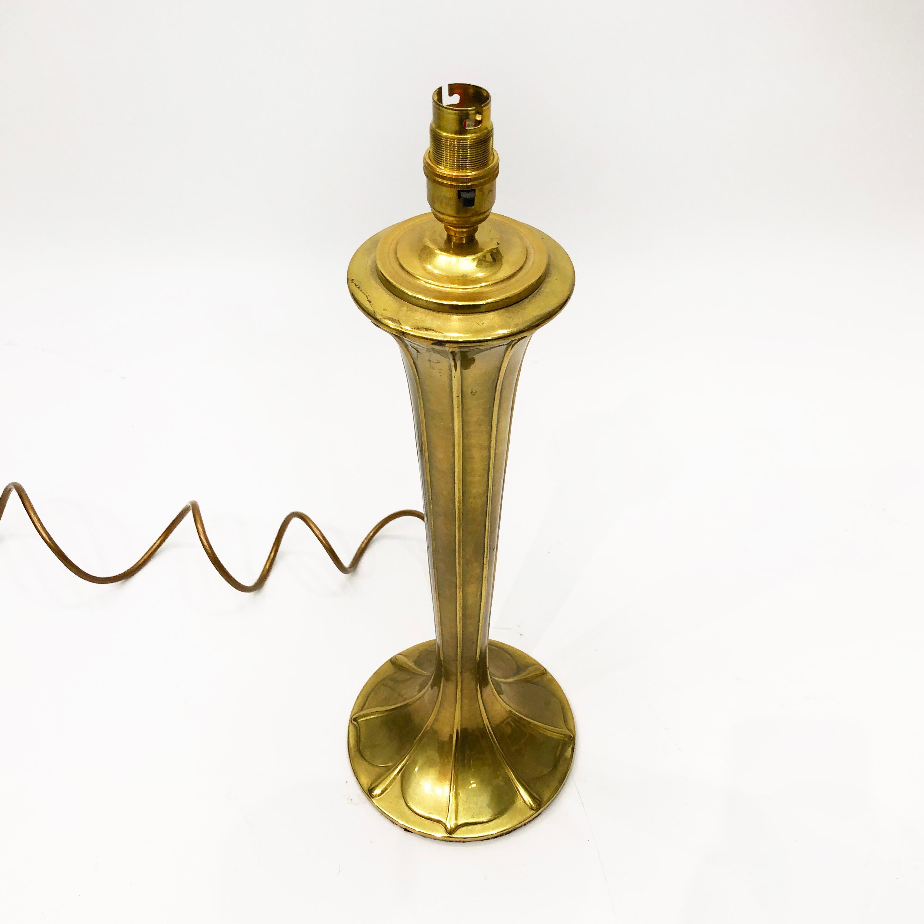 Fin du 20e siècle Lampe de bureau Art nouveau vintage art déco or Hollywood Regency des années 1970 en vente