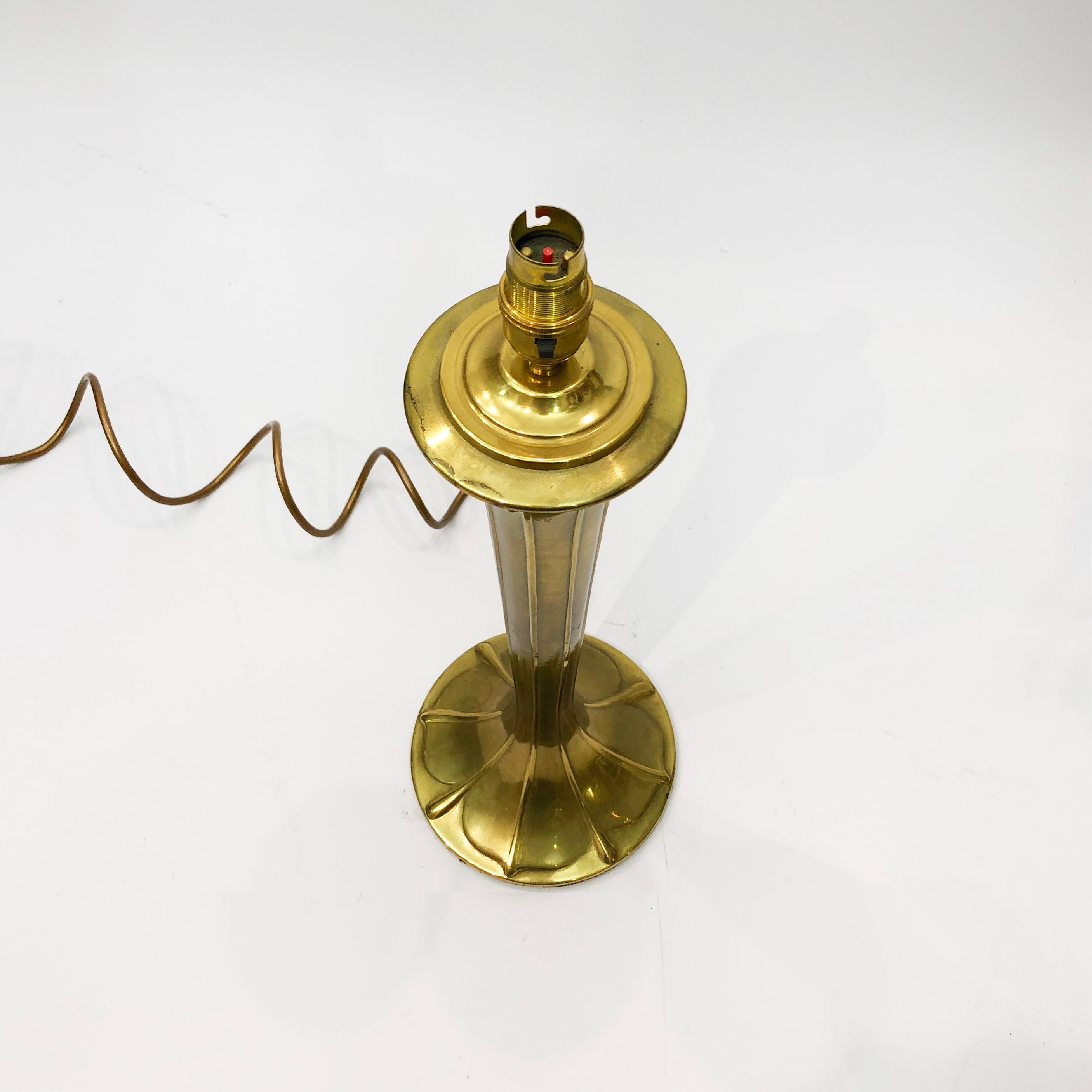 Lampe de bureau Art nouveau vintage art déco or Hollywood Regency des années 1970 en vente 1