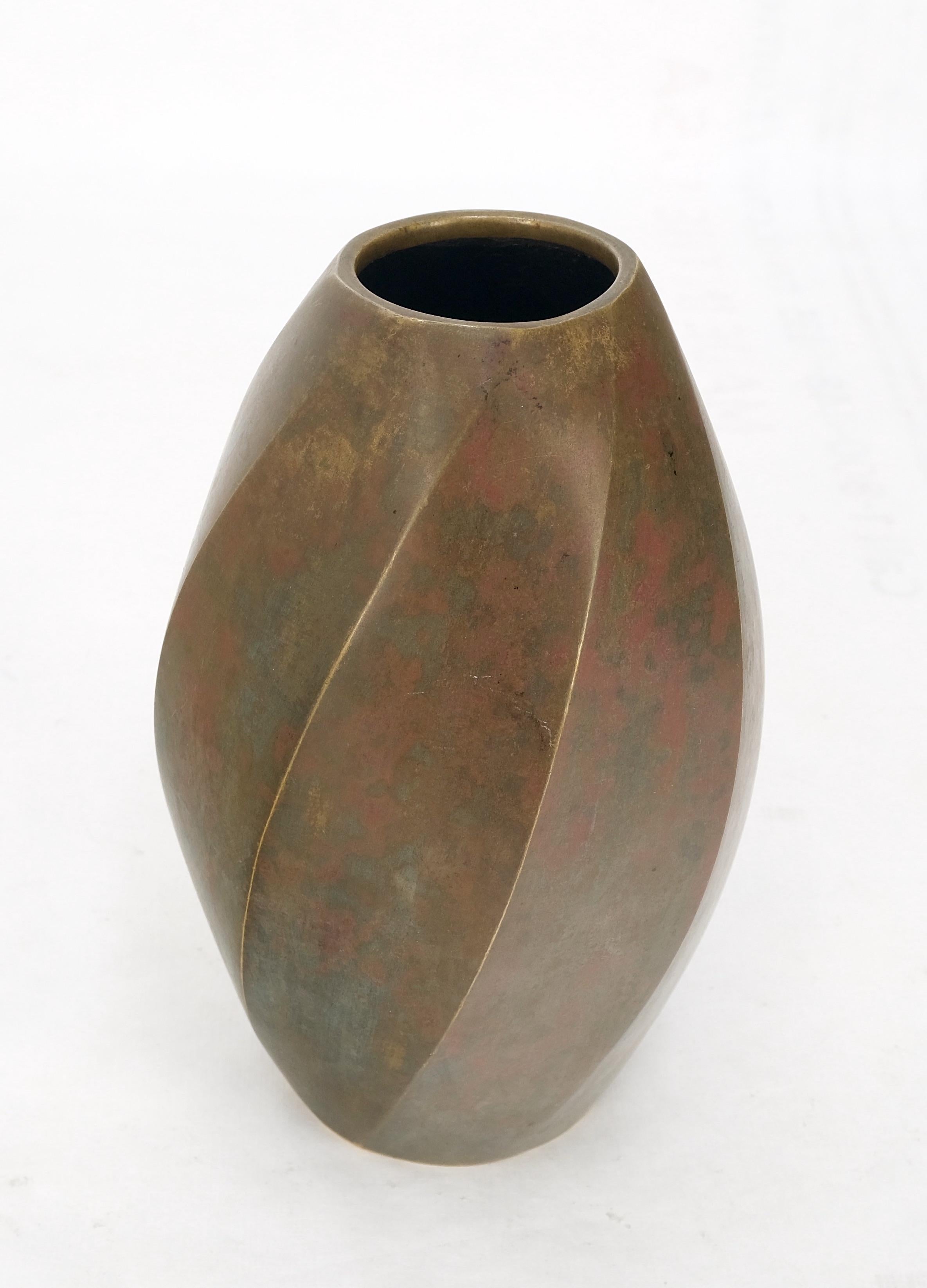 Brass Art Nouveau Style Twisted Cylinder Mid-Century Modern Vase For Sale 1