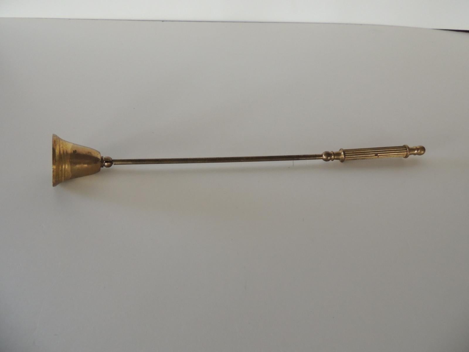 Brass articulated arm candle snuffer
Size: 11.5