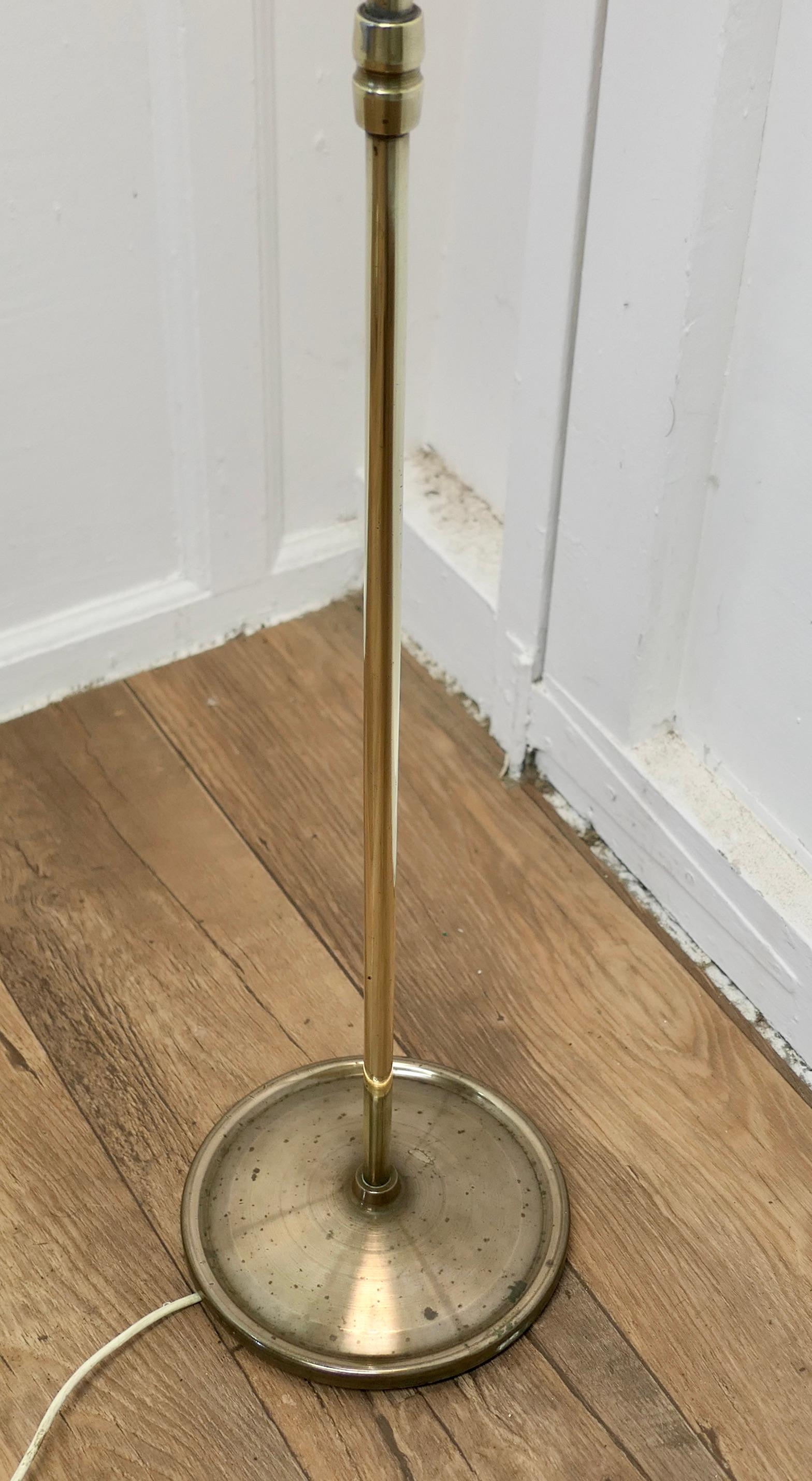 Brass Arts and Crafts Brass Column Floor Lamp     In Good Condition For Sale In Chillerton, Isle of Wight
