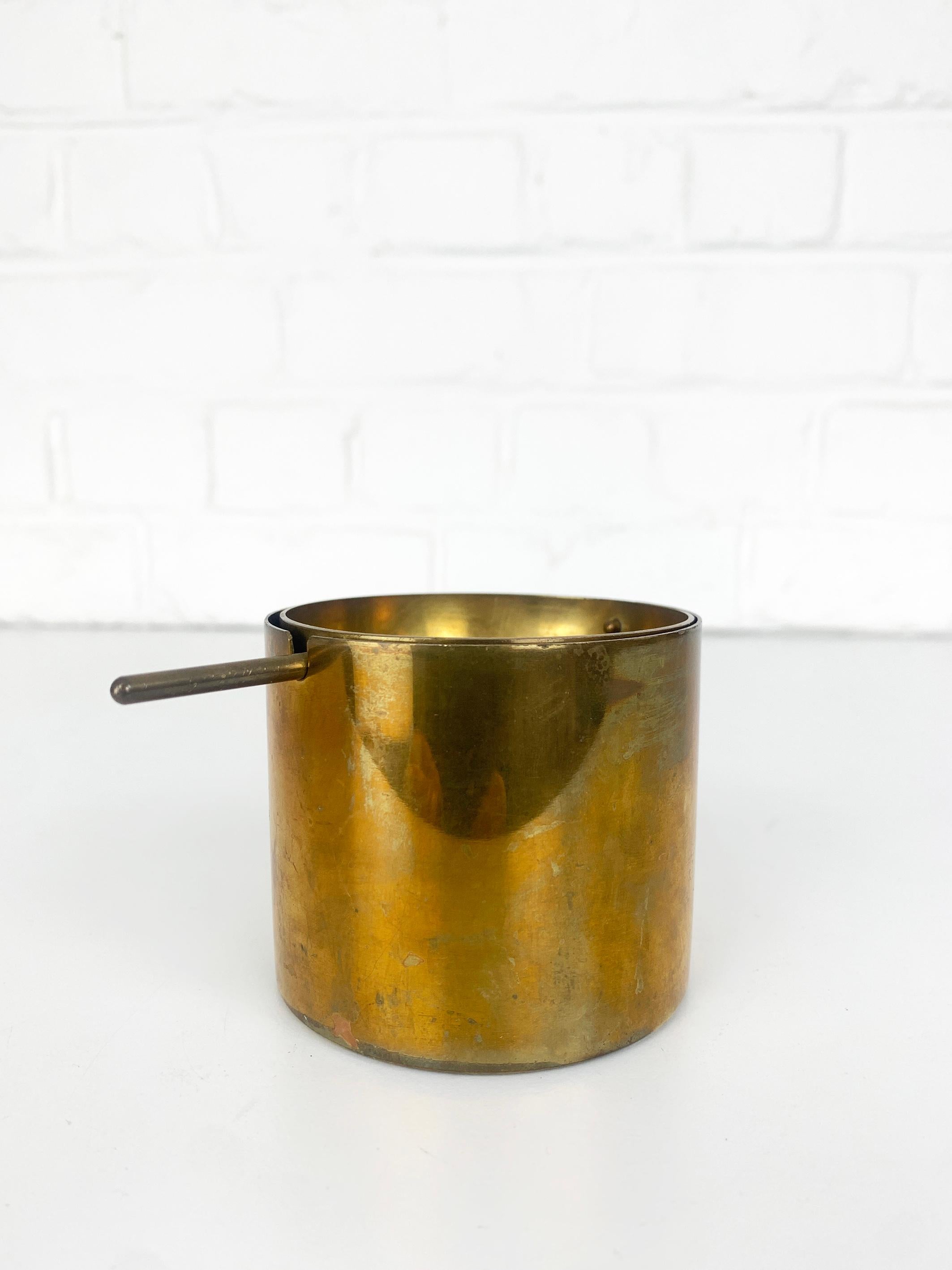 Posacenere in ottone di Arne Jacobsen per SAS Hotel, Stelton, Cylinda-Line, anni '60 in vendita 5