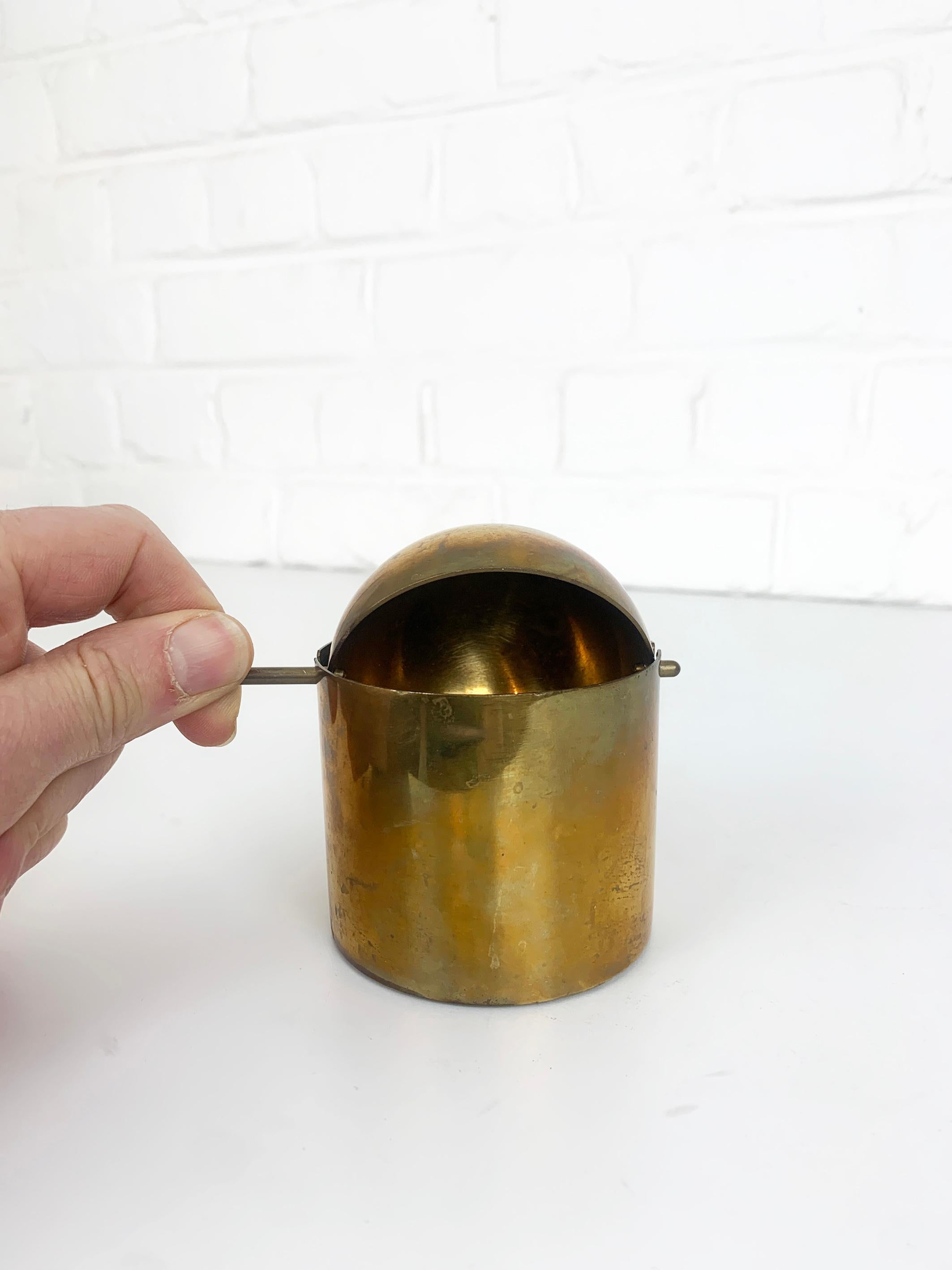Posacenere in ottone di Arne Jacobsen per SAS Hotel, Stelton, Cylinda-Line, anni '60 In condizioni buone in vendita a Vorst, BE