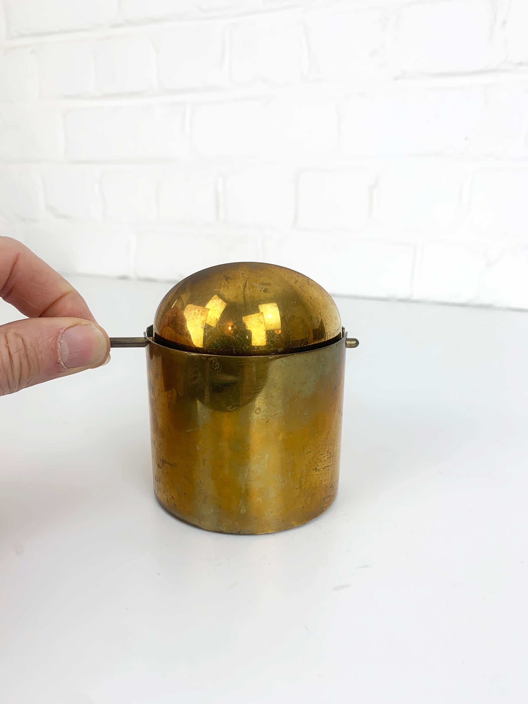 XX secolo Posacenere in ottone di Arne Jacobsen per SAS Hotel, Stelton, Cylinda-Line, anni '60 in vendita