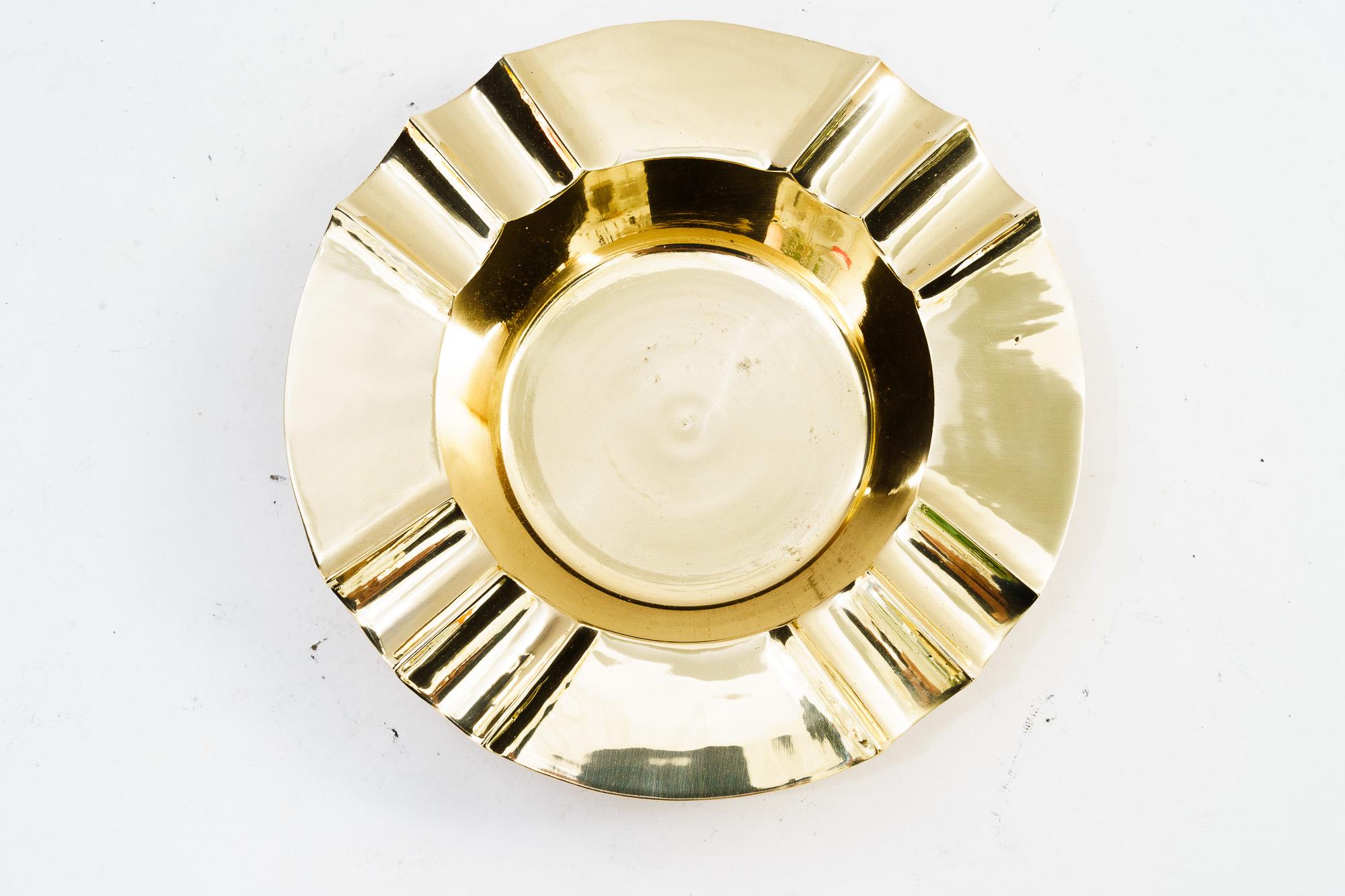 Aschenbecher aus Messing, Wien um 1950 (Moderne der Mitte des Jahrhunderts) im Angebot