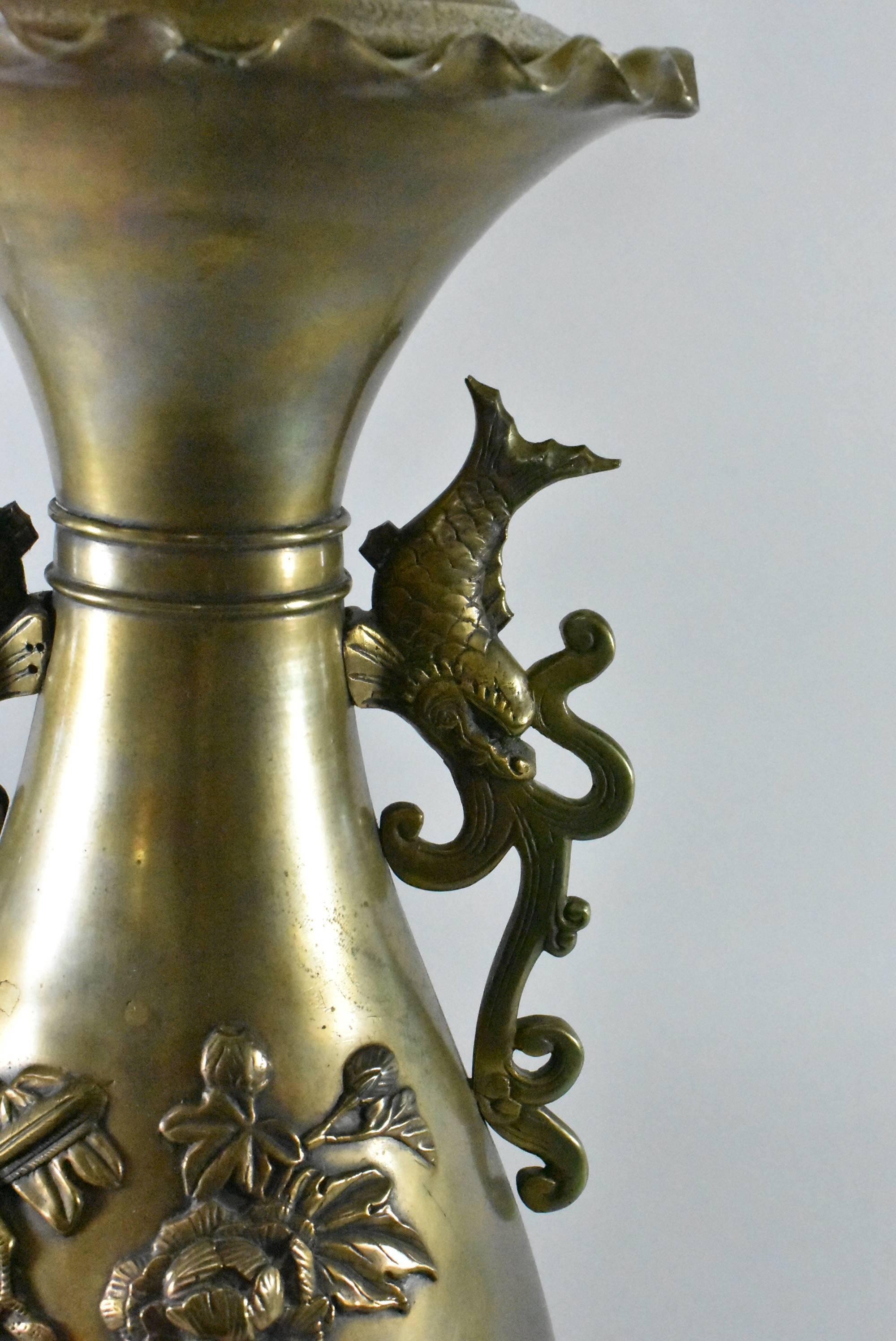Brass Asian Style Table Lamp with Birds, Dragons and Bamboo Detail In Good Condition For Sale In Toledo, OH
