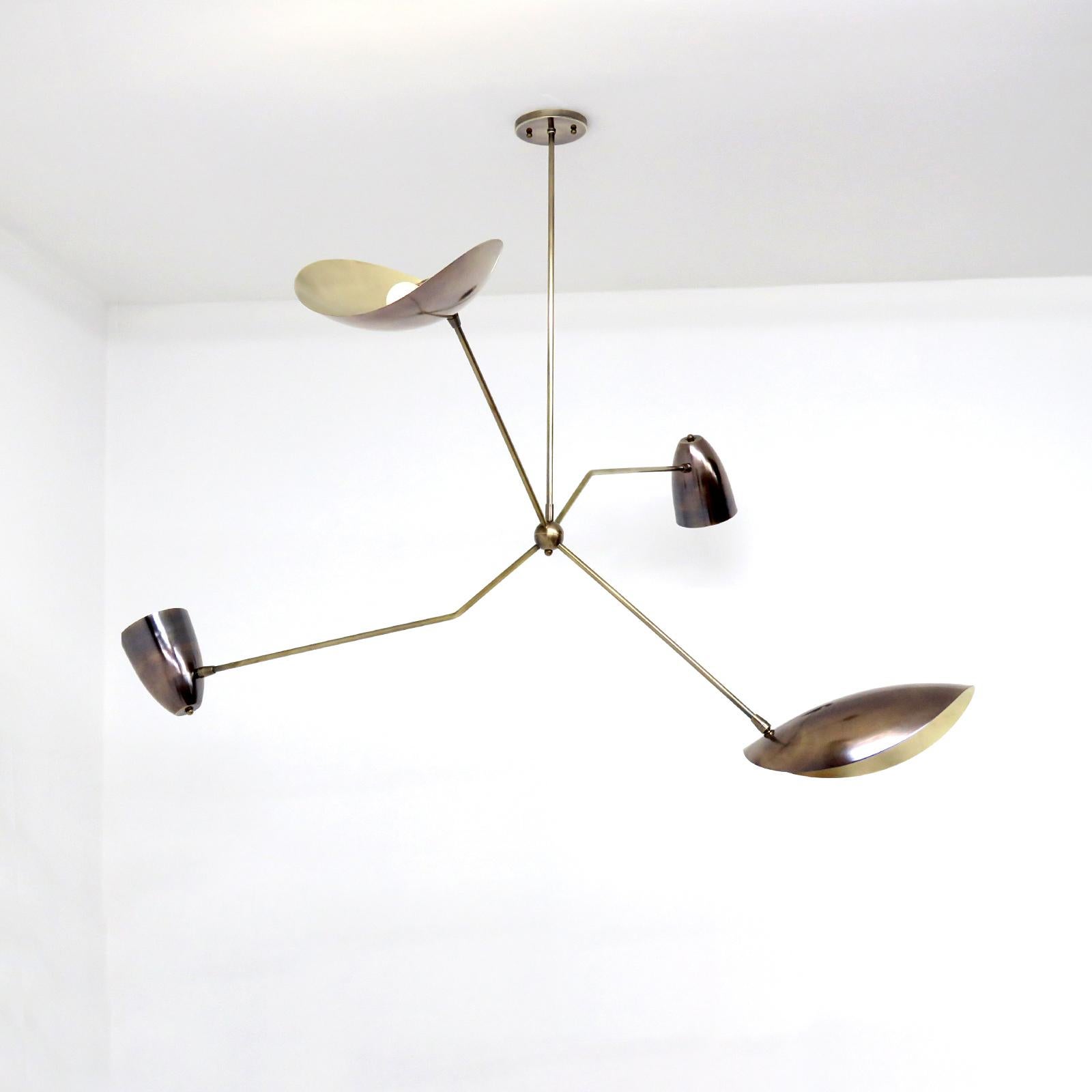 Organique Lustre Balancier en laiton de la Galerie L7 en vente