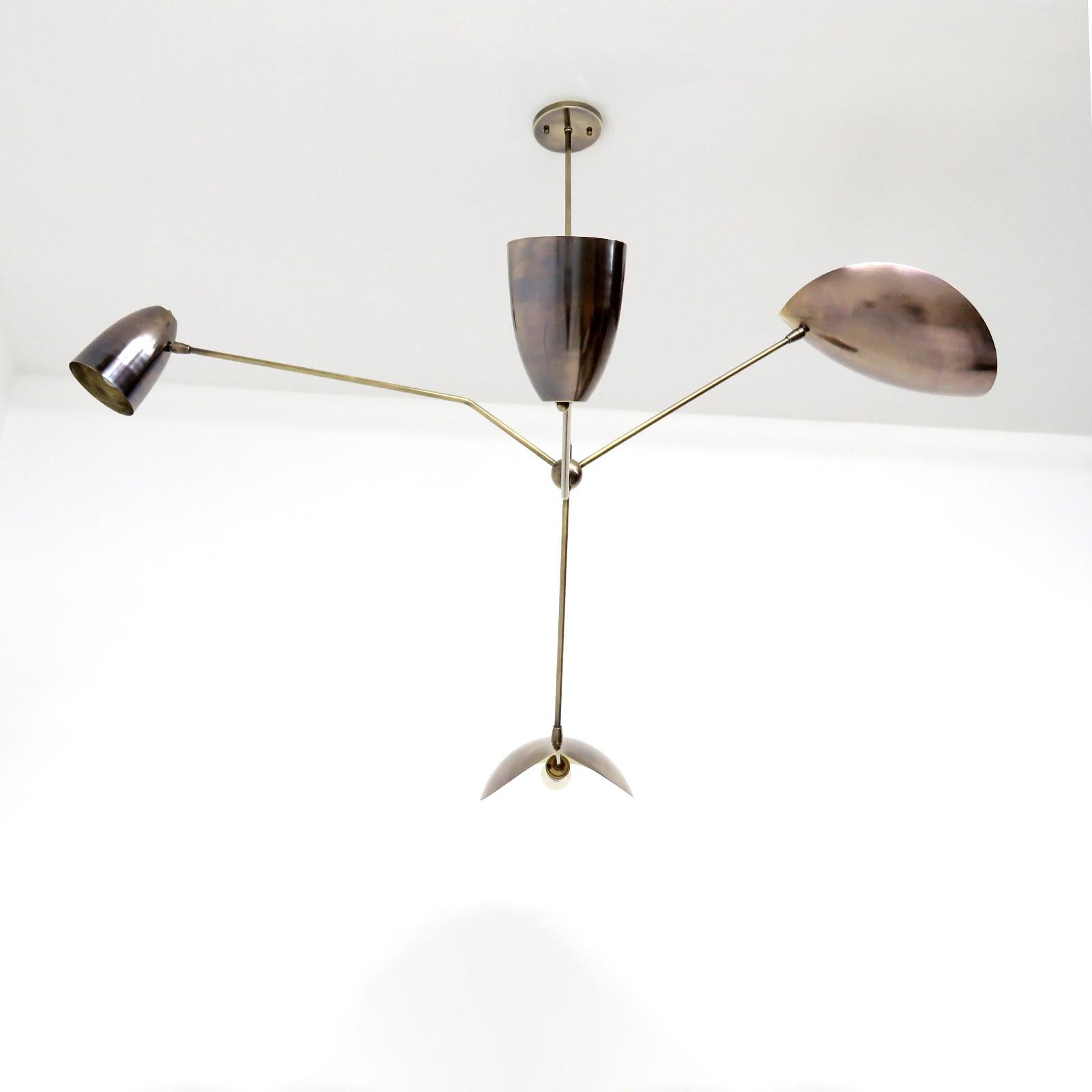 Américain Lustre Balancier en laiton de la Galerie L7 en vente