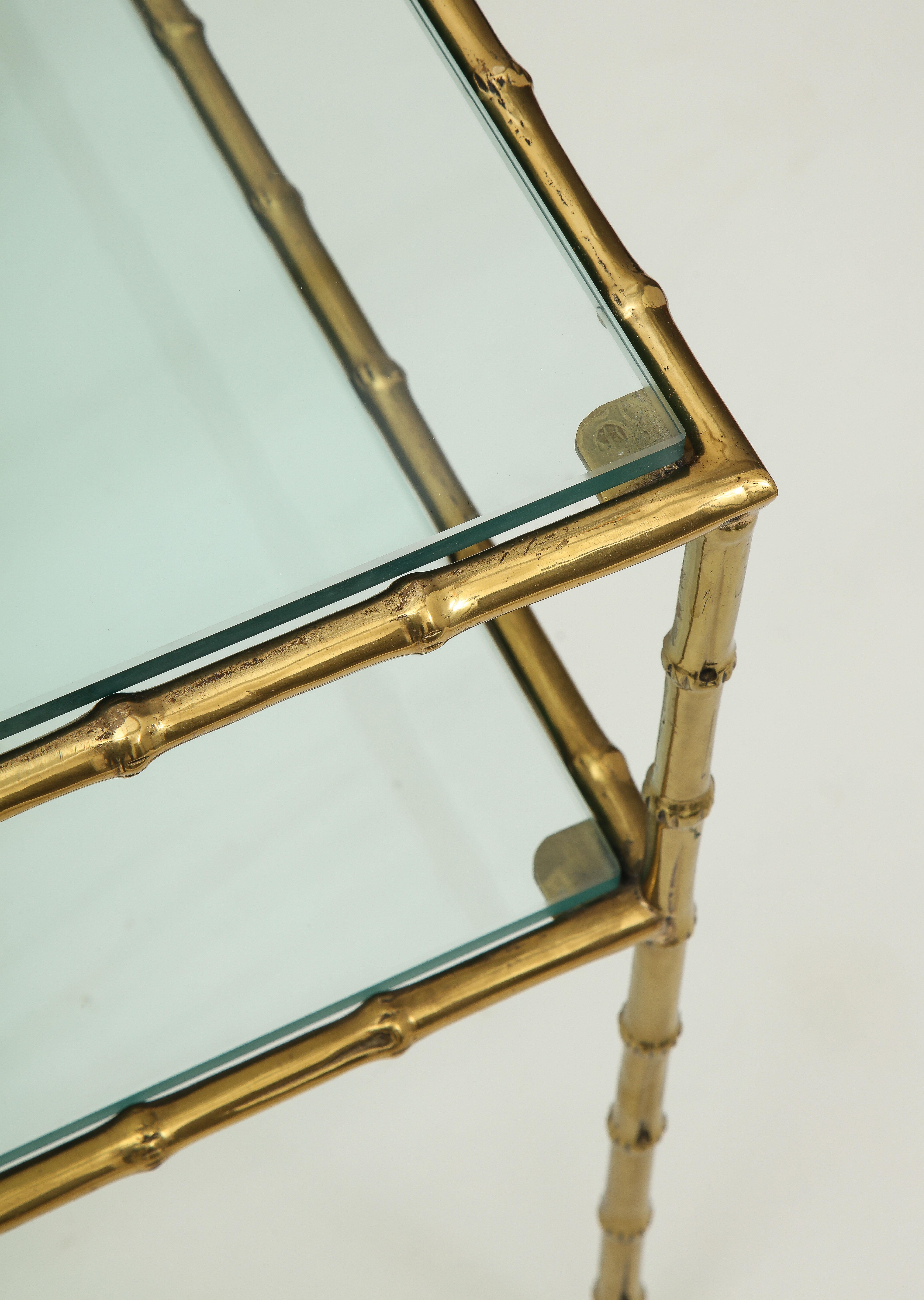 Zweistufiger Beistelltisch aus Messing, Bambus und Glas 4