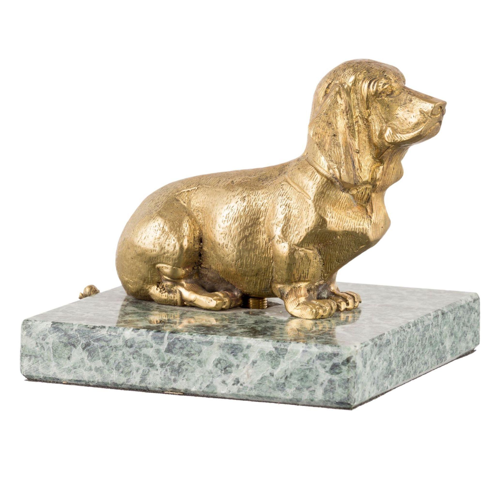 Nana brass basset with green marble base paperweight  In New Condition For Sale In Firenze, FI