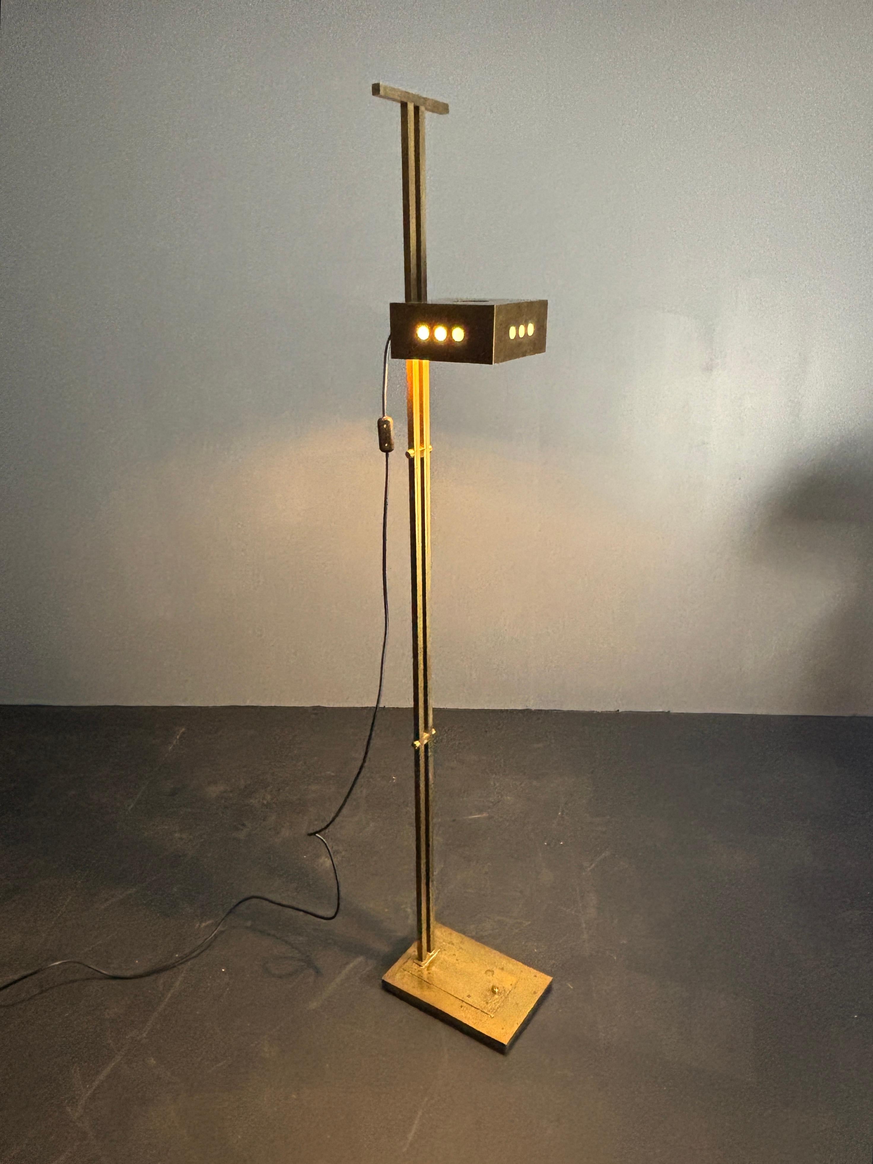 Brass Bauhaus Art Deco adjustable floor lamp in the style of Marcel Breuer For Sale 6