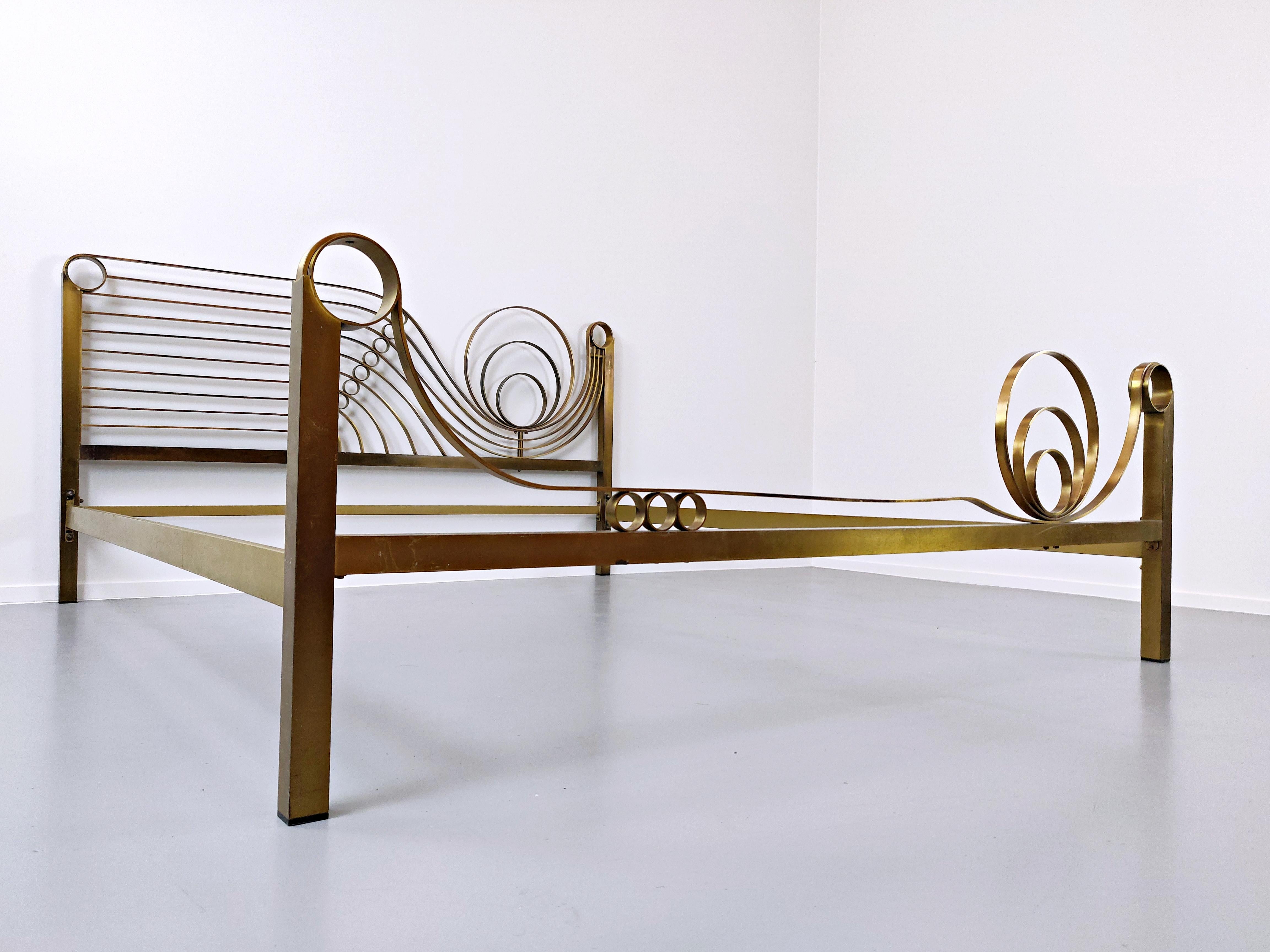 Brass Bed by Luciano Frigerio, 1970s For Sale 1