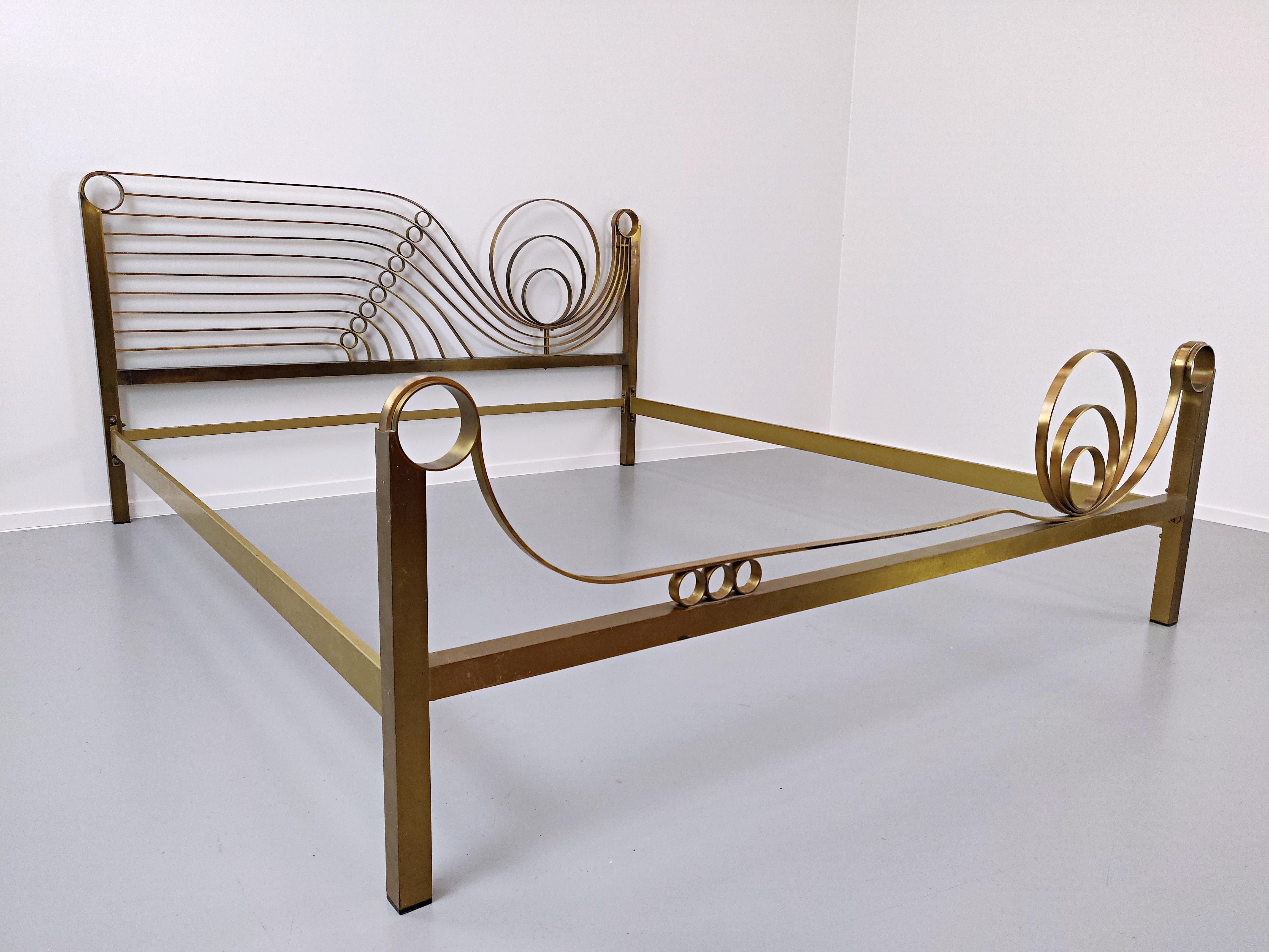 Brass Bed by Luciano Frigerio, 1970s For Sale 2