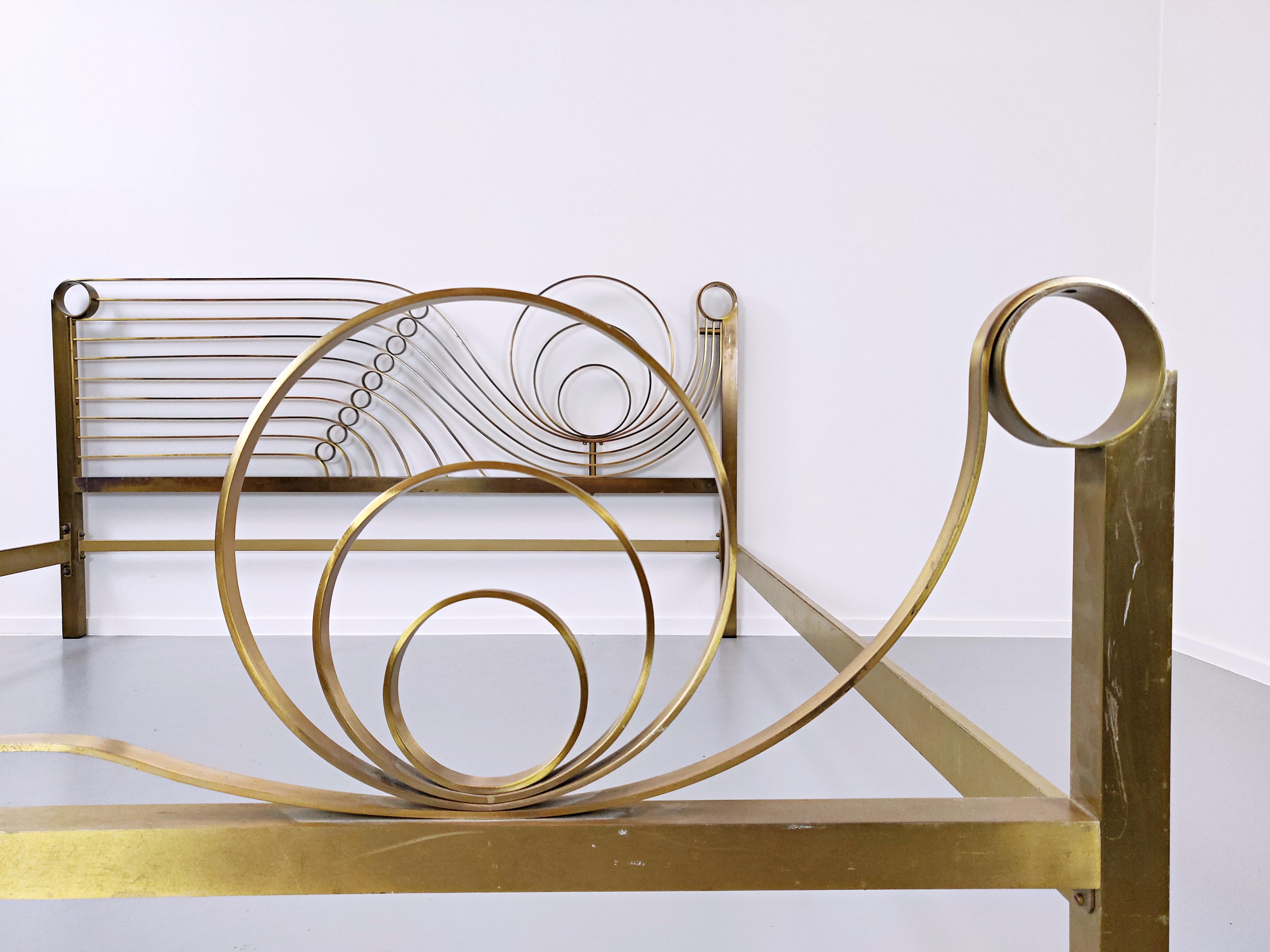 Brass bed by Luciano Frigerio, 1970s.
