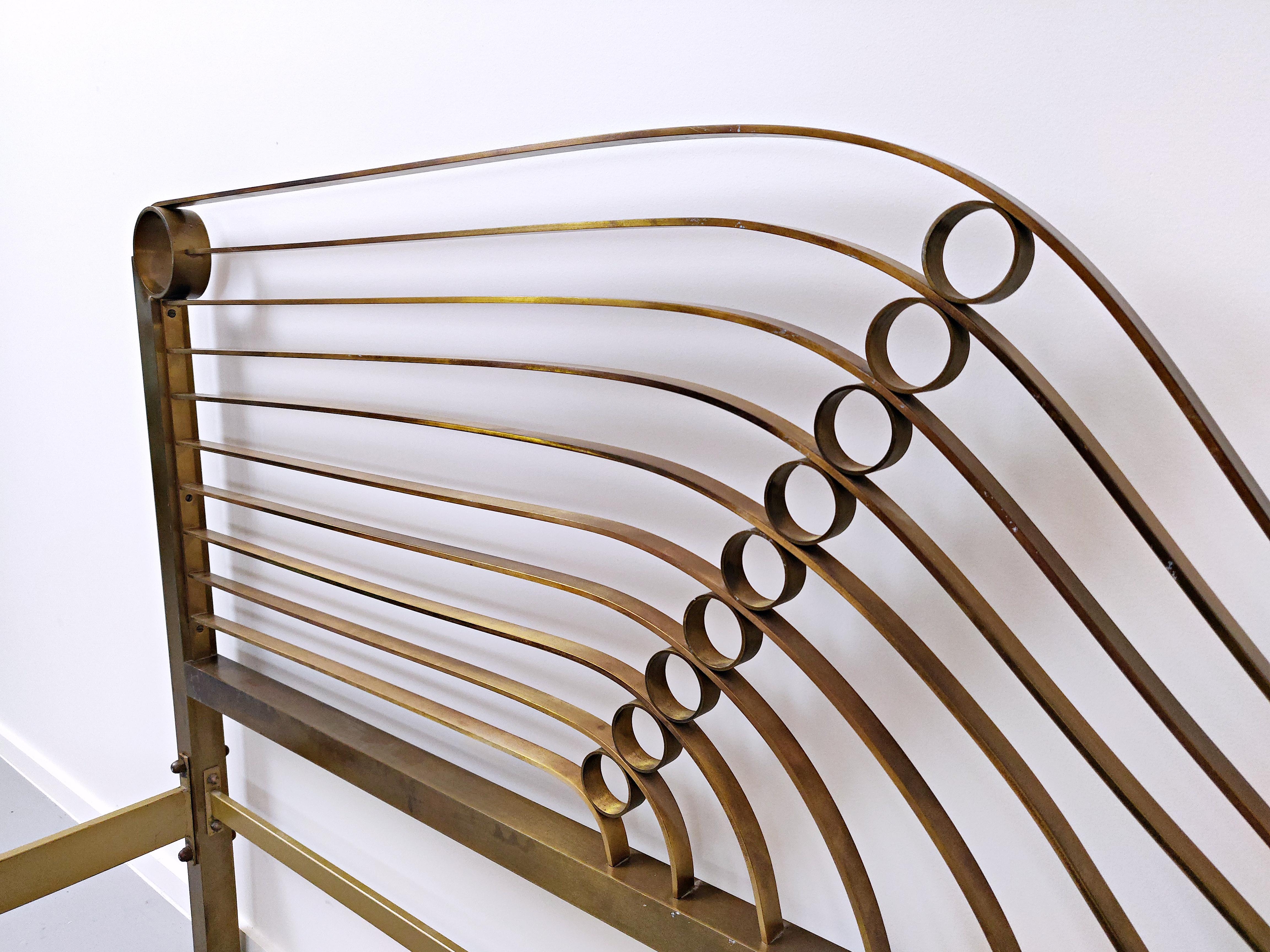 Mid-Century Modern Brass Bed by Luciano Frigerio, 1970s For Sale