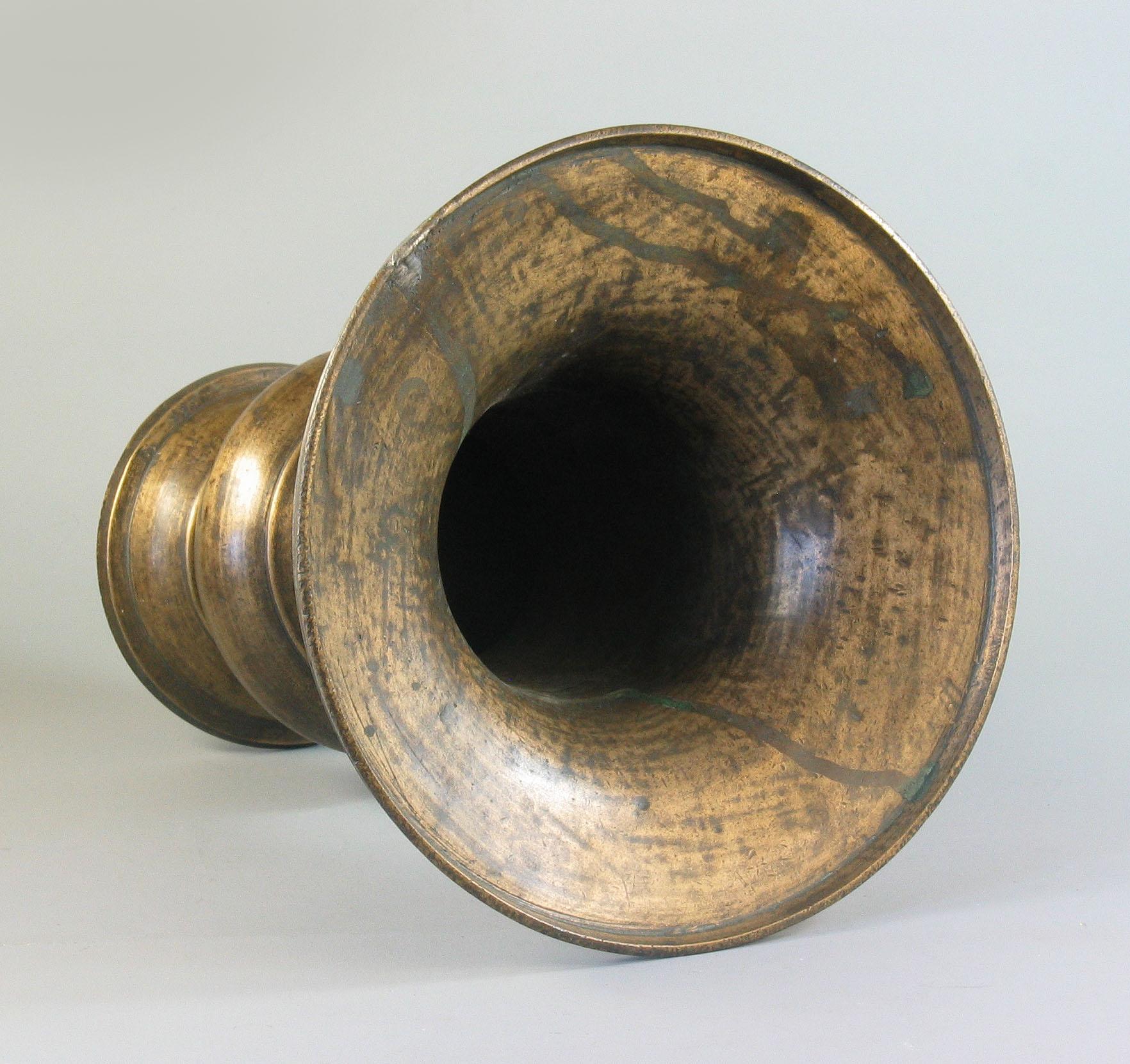 Brass Betel Nut Box & Cover together with Spitton and Brass Betel Nut Set In Good Condition In Ottawa, Ontario