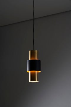 Colgante cilíndrico "Etna" de latón y negro de Jo Hammerborg para Fog & Mørup, 1963