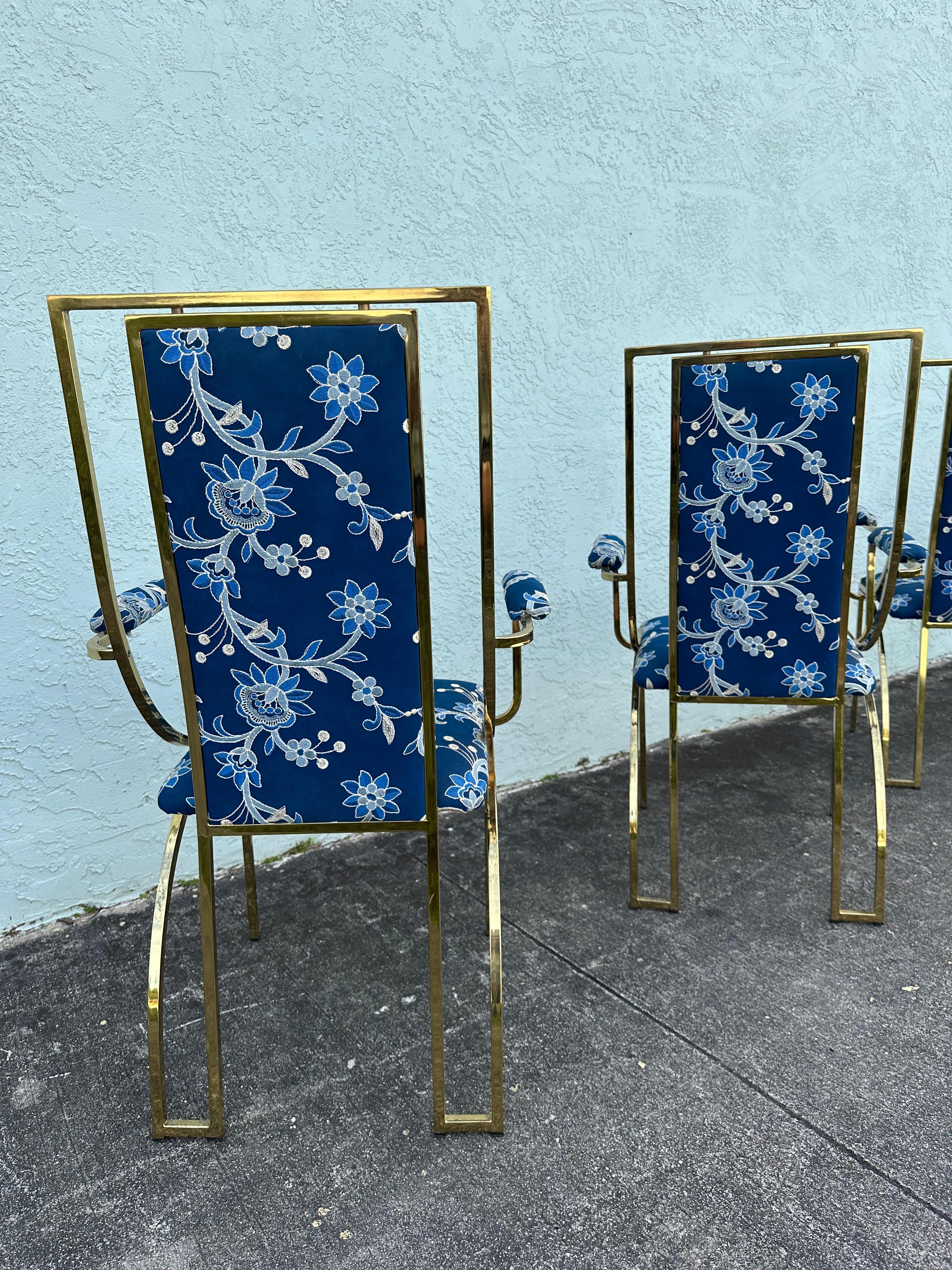 Sedie da pranzo floreali in ottone blu e bianco attribuite a Milo Baughman in vendita 7