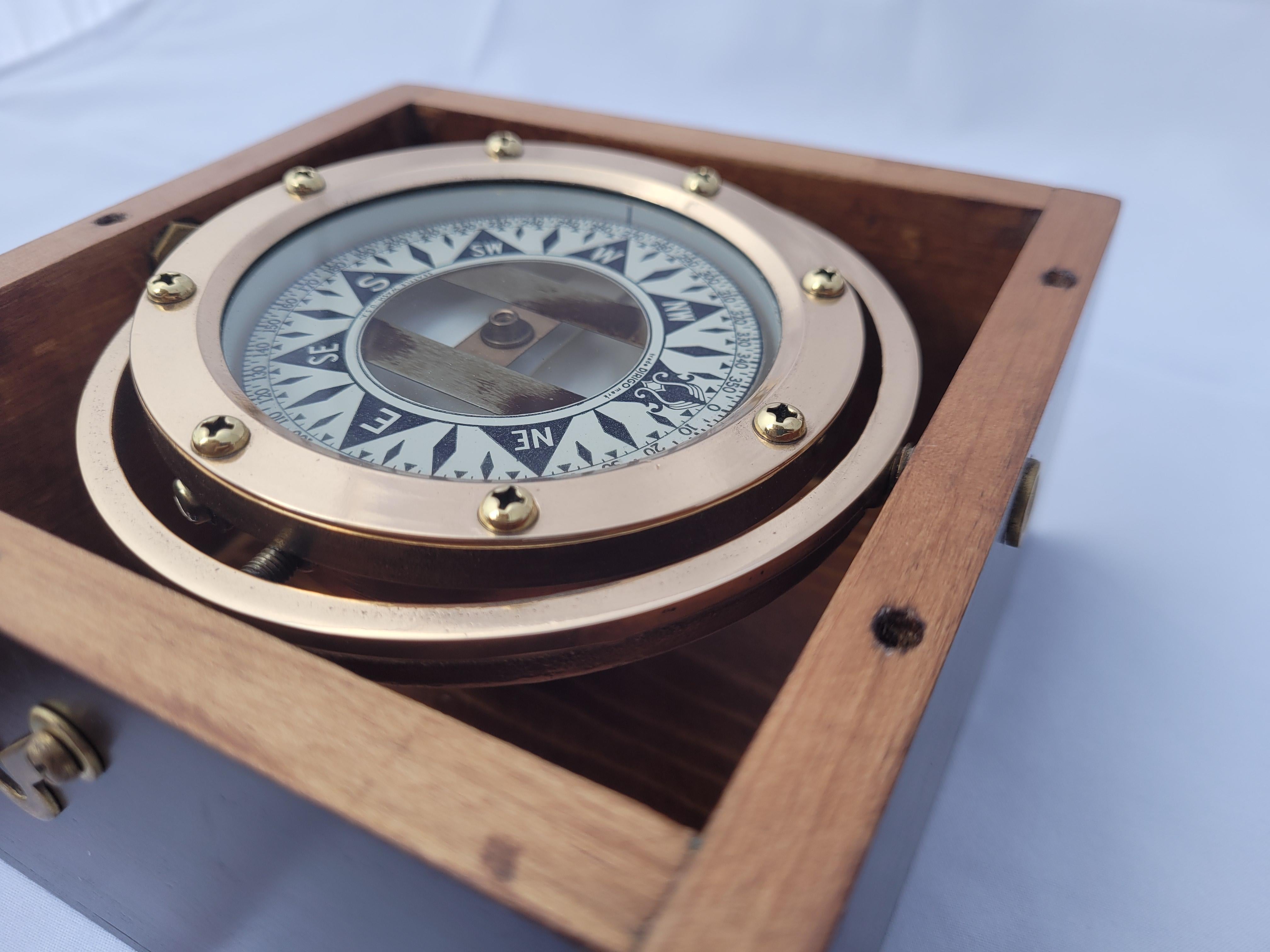 Brass Boat Compass in Varnished Wood Box For Sale 4