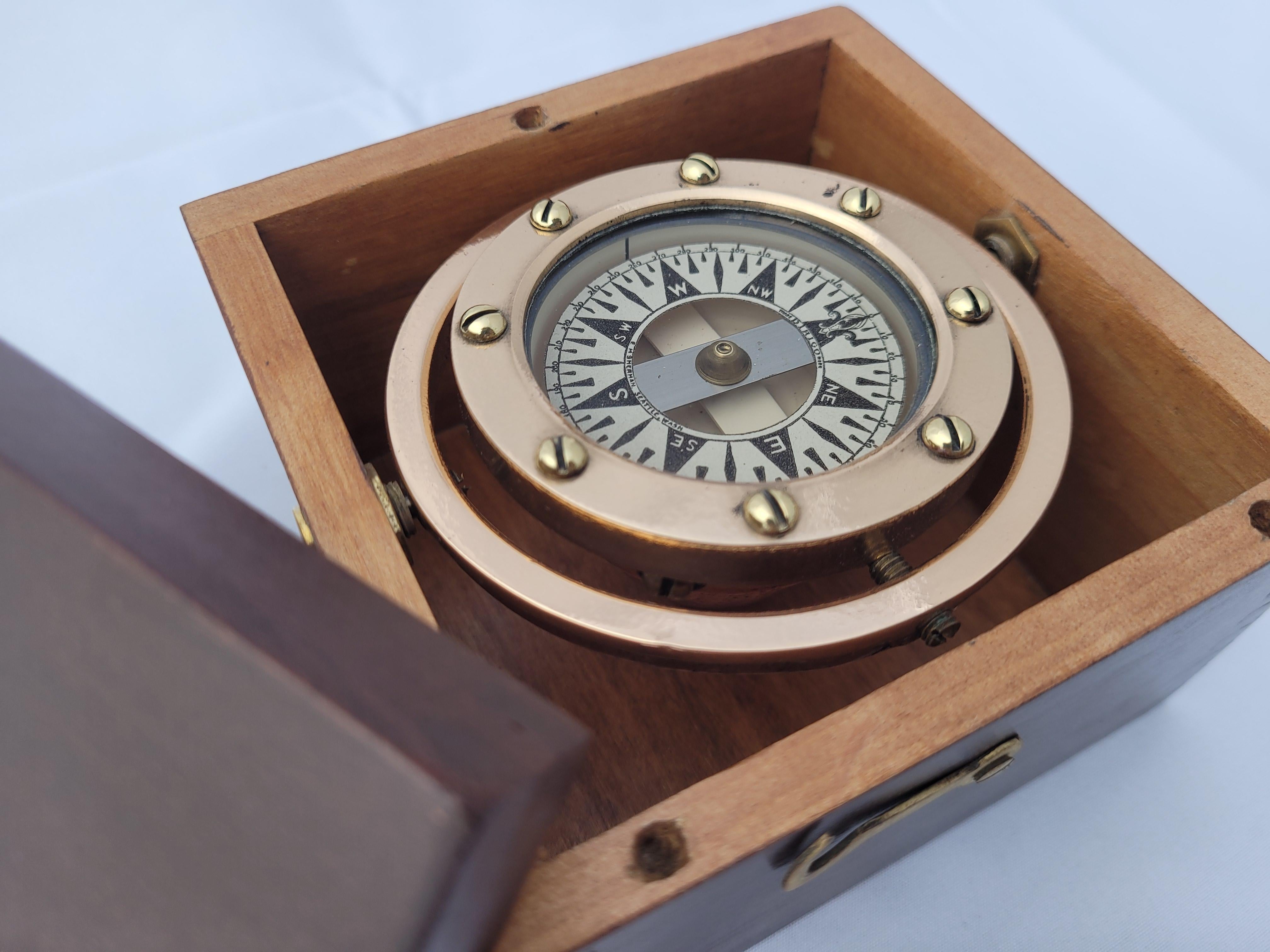 Brass Boat Compass in Varnished Wood Box In Good Condition In Norwell, MA