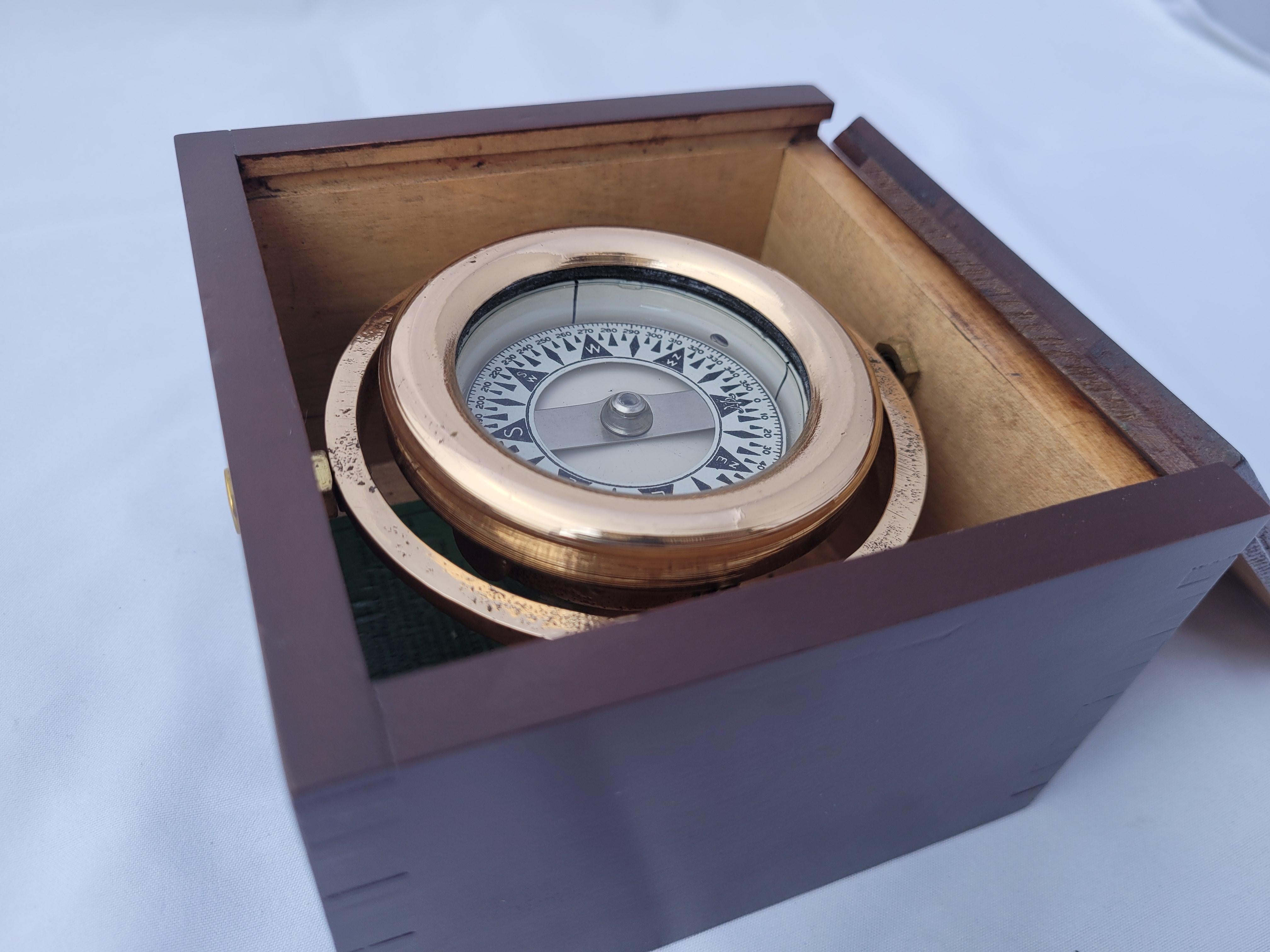 Brass Boat Compass in Varnished Wood Box For Sale 1