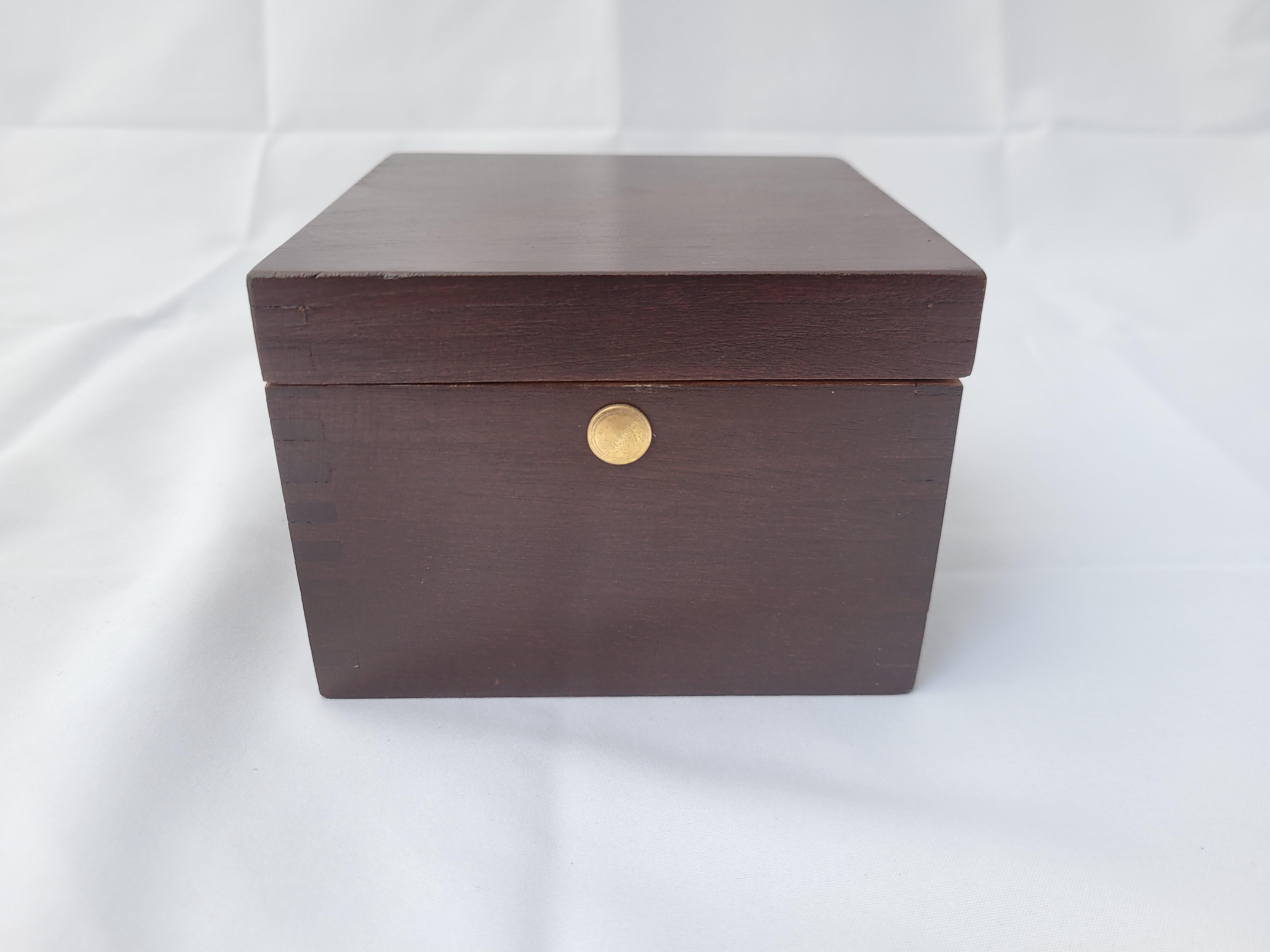 Brass Boat Compass in Varnished Wood Box 4