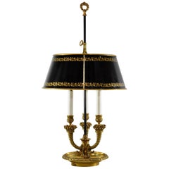 Schreibtischlampe aus Messing mit schwarzem und goldenem Tole-Schirm und drei Fassungen
