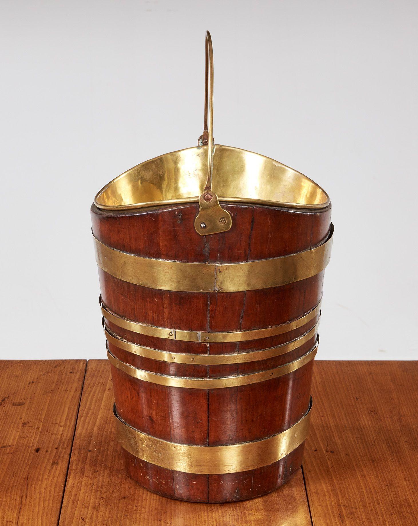 Brass Bound Boat Shaped Bucket In Good Condition For Sale In Greenwich, CT