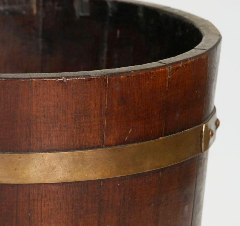 Enfriador o cubo de vino de madera con latón de Inglaterra en venta 6