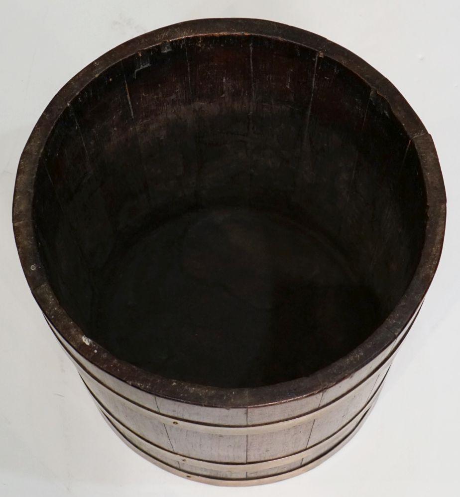 Brass-Bound Wooden Wine Cooler or Bucket from England In Good Condition For Sale In Austin, TX
