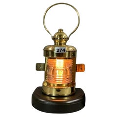 Luce di prua in ottone da una barca