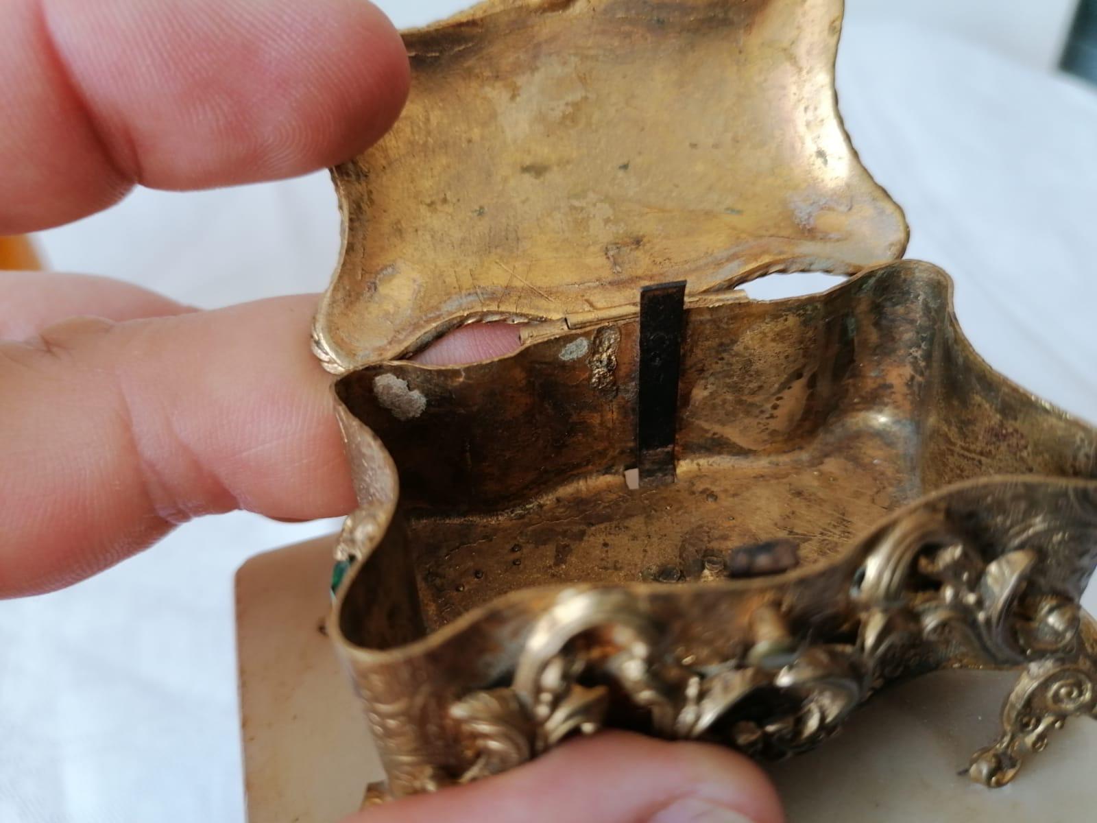XIX secolo Scatola d'ottone placcata oro in vendita