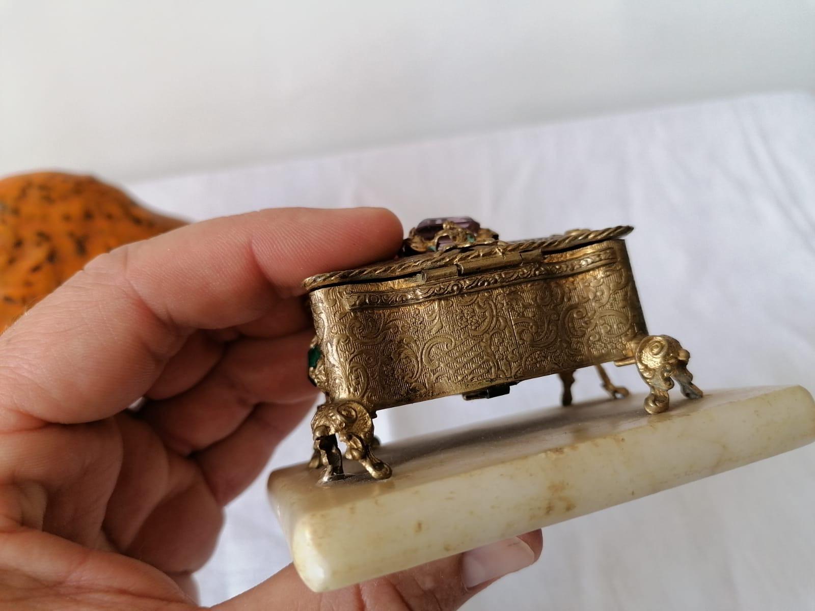 Scatola d'ottone placcata oro in vendita 1