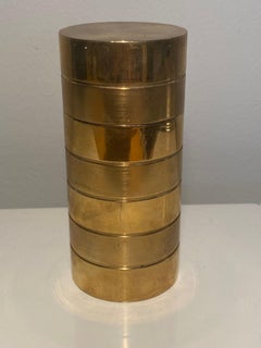 Boîte en laiton signée par Gabriella Gabriella Crespi