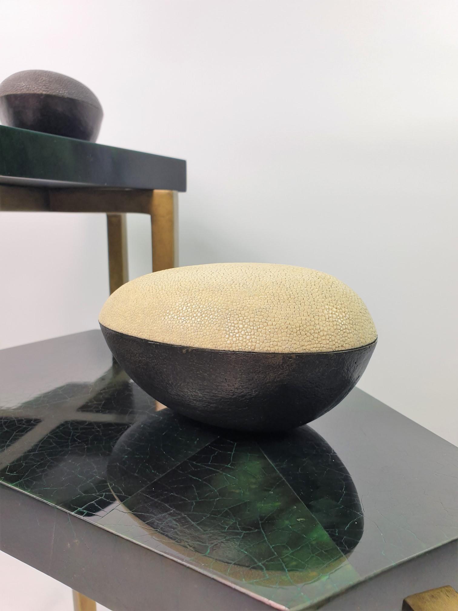 Brass Box with Shagreen Lid by Ginger Brown In New Condition In Bourguebus, FR