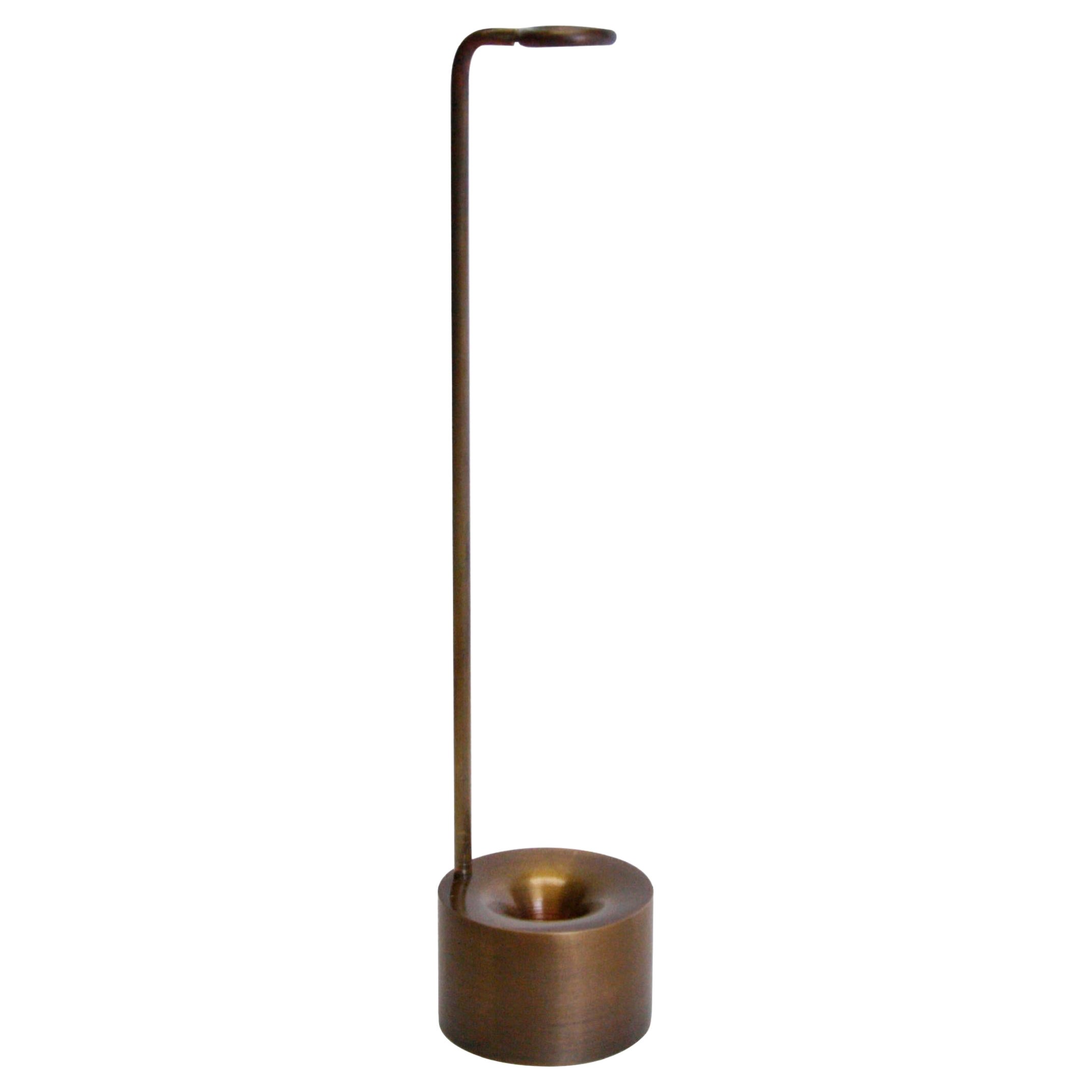 Jarrón capullo de latón II de Gentner Design