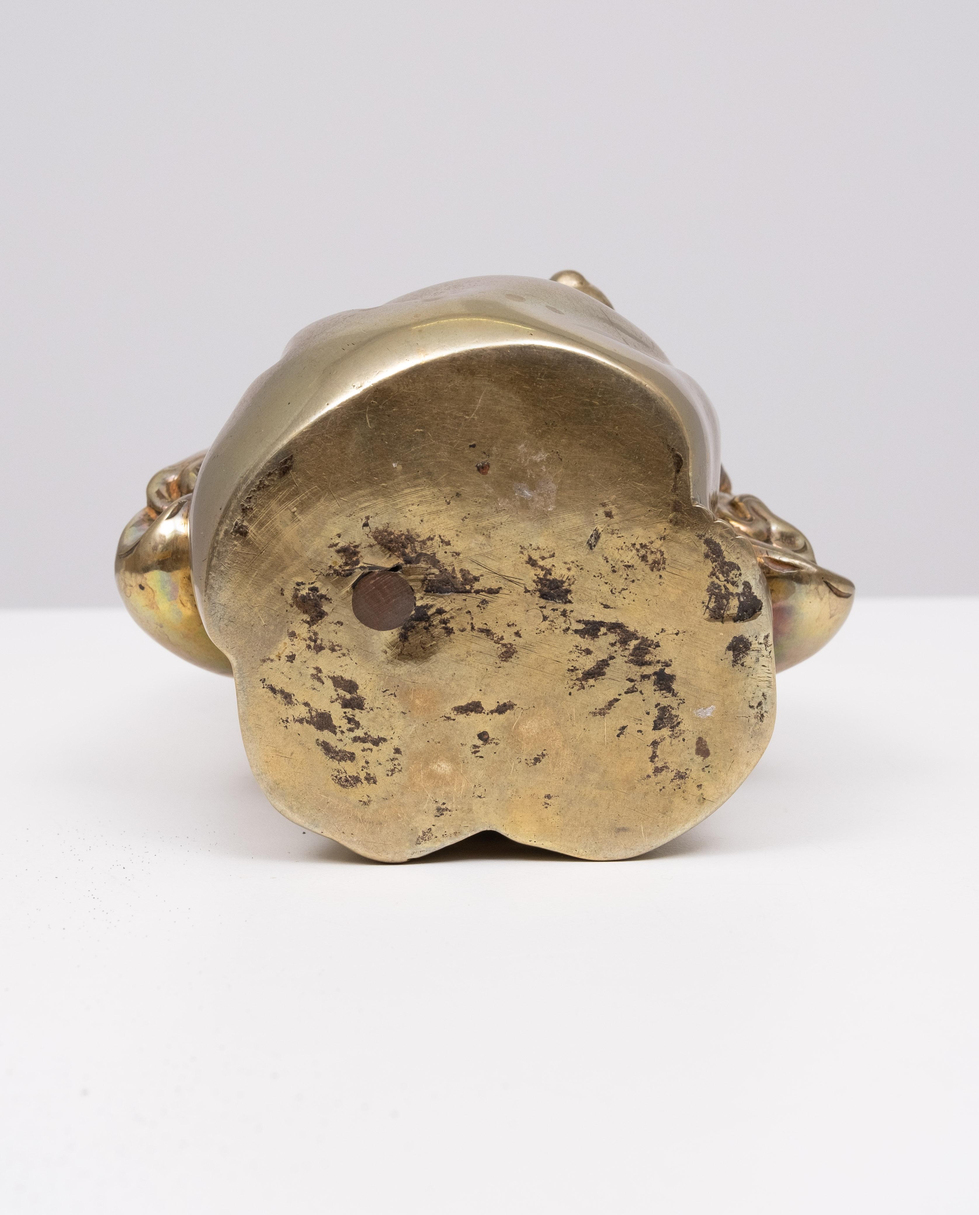 Buddha in ottone con bambino  Incenso Cina anni '40 in vendita 5