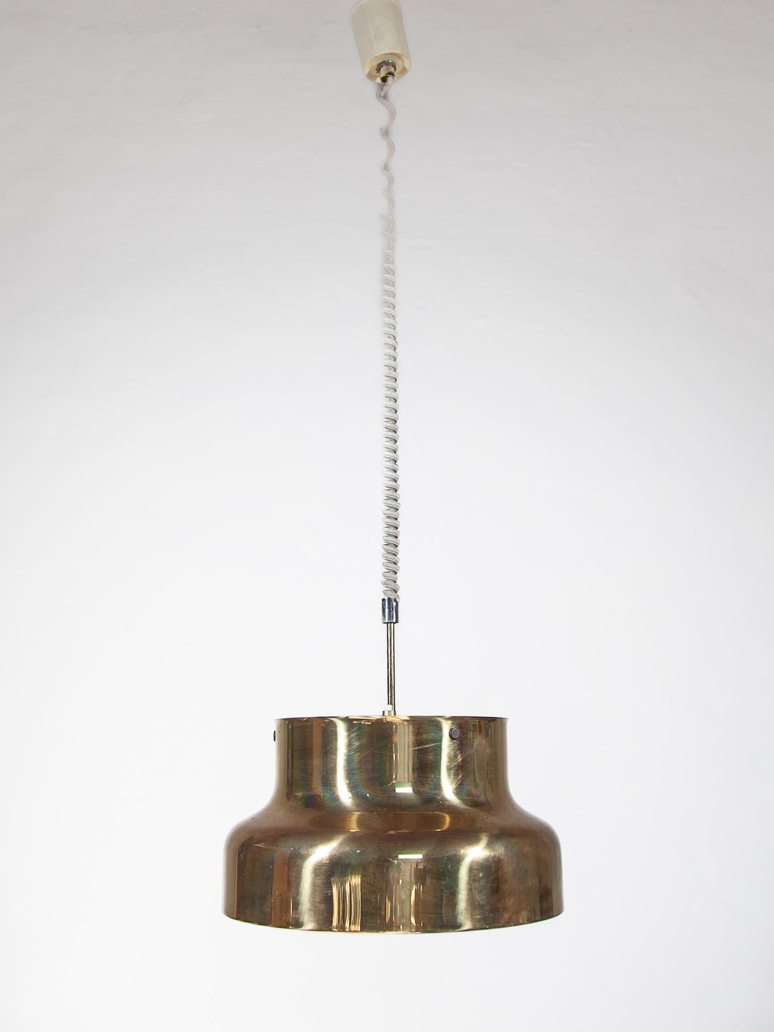 Fin du 20e siècle Lampe à suspension Bumling en laiton par Anders Pehrson pour Ateljé Lyktan en vente