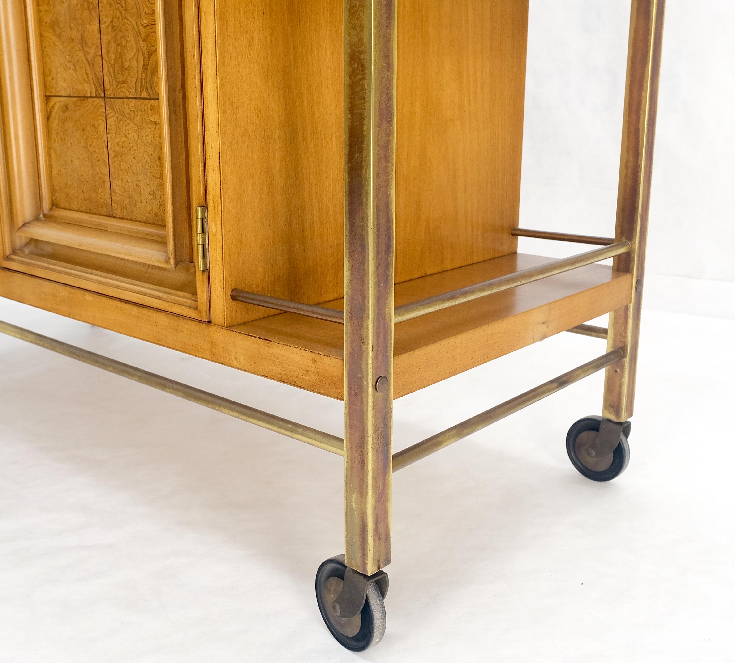 Laqué Armoire à boissons en bois de ronce de laiton et bois de fruitier à couvercle extensible Chariot de service pour bar en vente