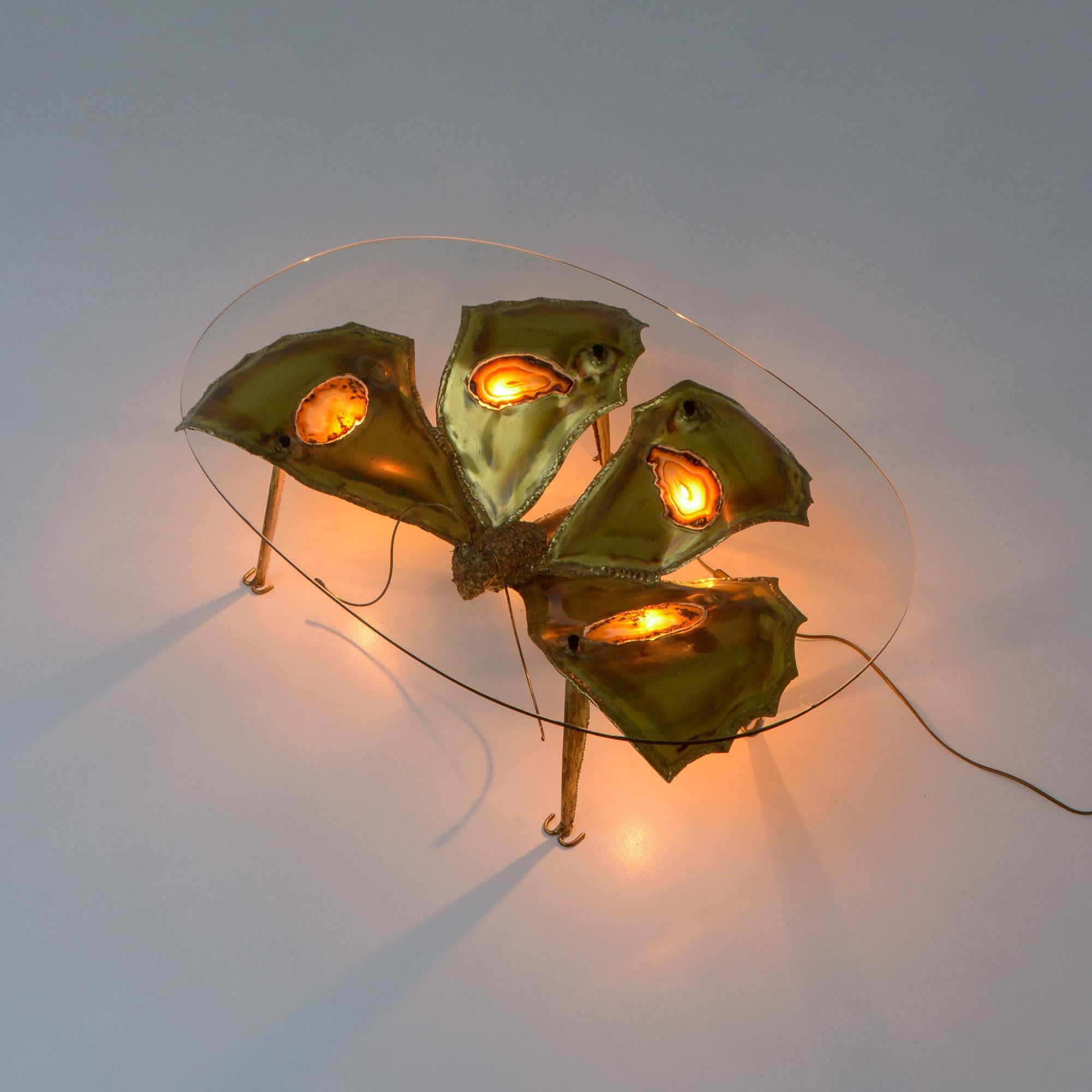 Français Sculpture lumineuse et table basse papillon en laiton d'Henri Fernandez pour Jacques