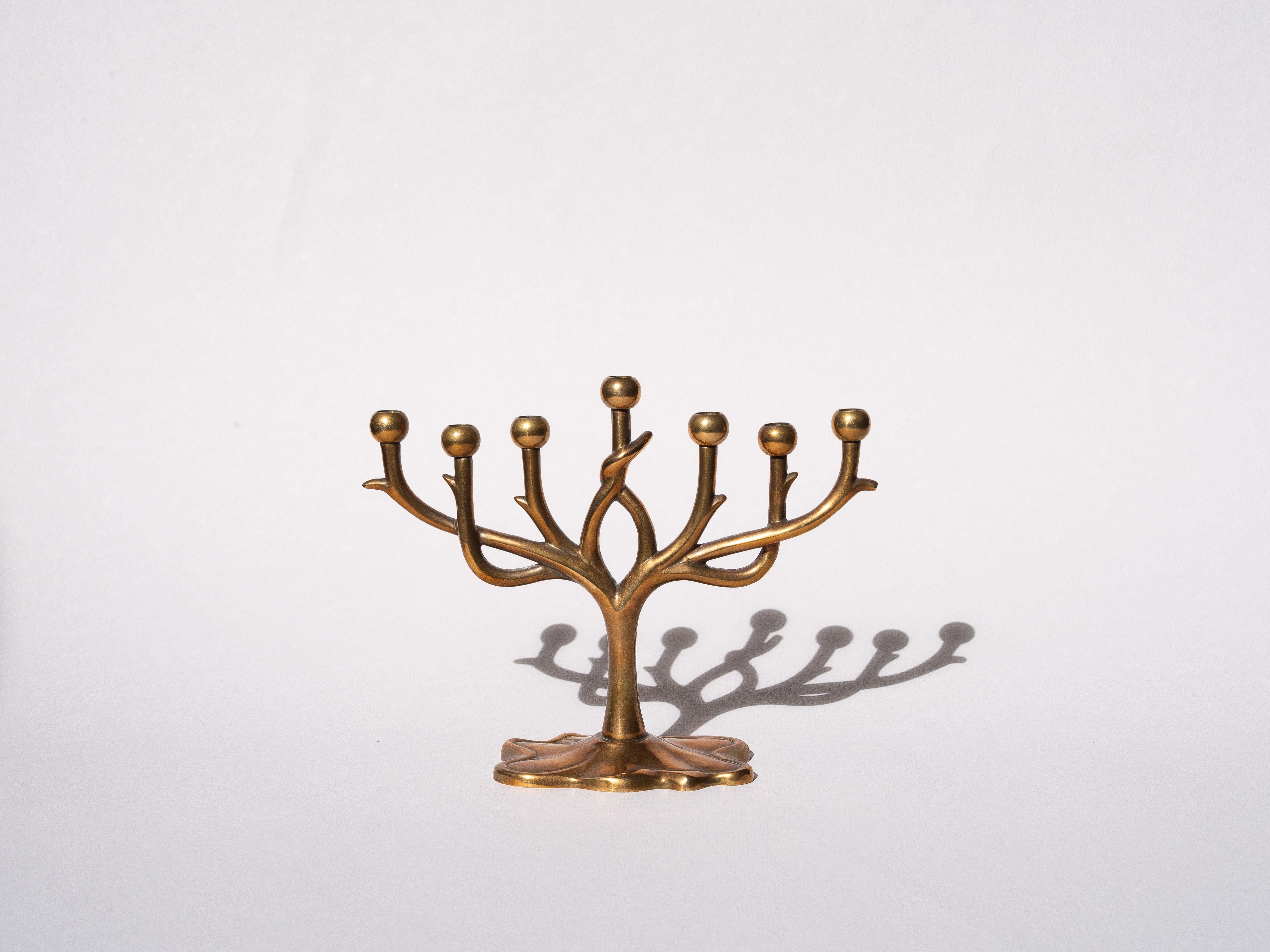 Messing Kandelaber - 7-Branch Menorah - Judaica Kerzenständer, 1970er (Moderne der Mitte des Jahrhunderts) im Angebot