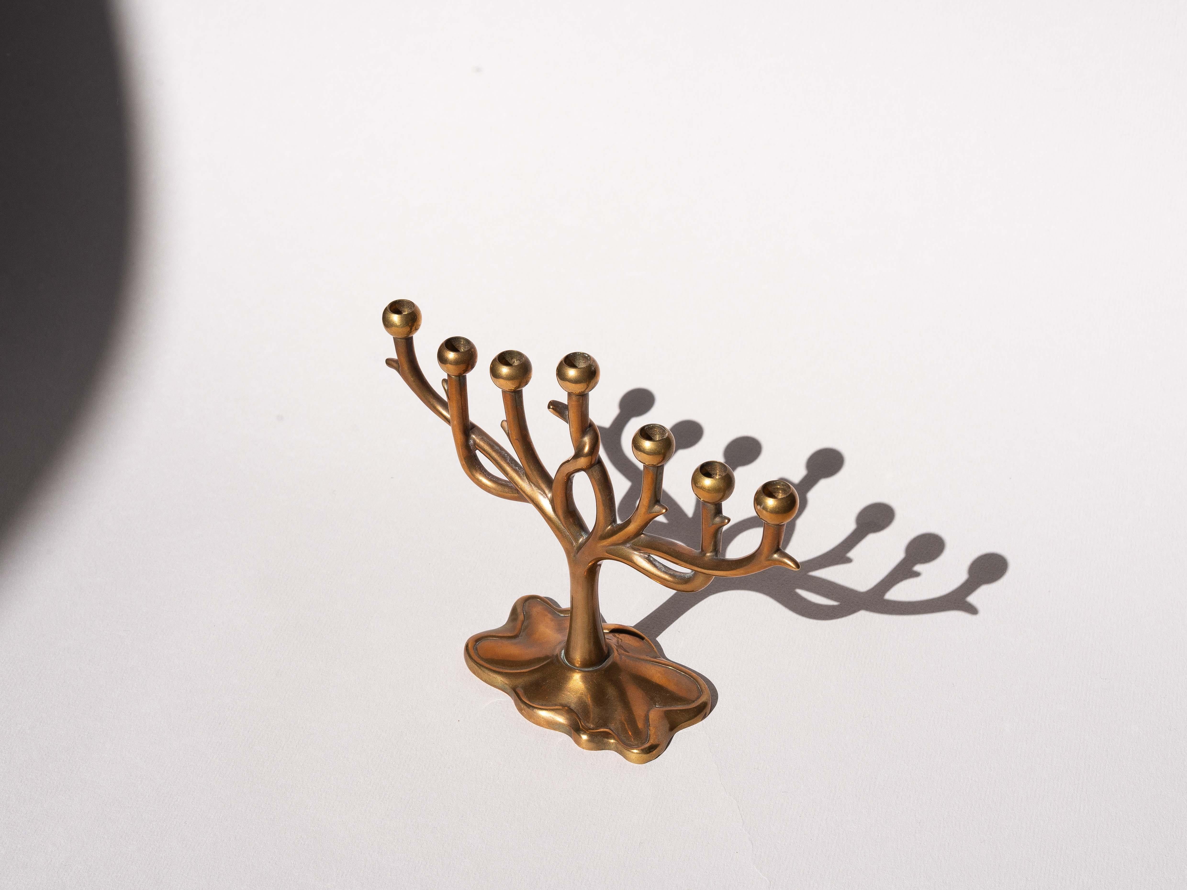 Messing Kandelaber - 7-Branch Menorah - Judaica Kerzenständer, 1970er (Vergoldet) im Angebot